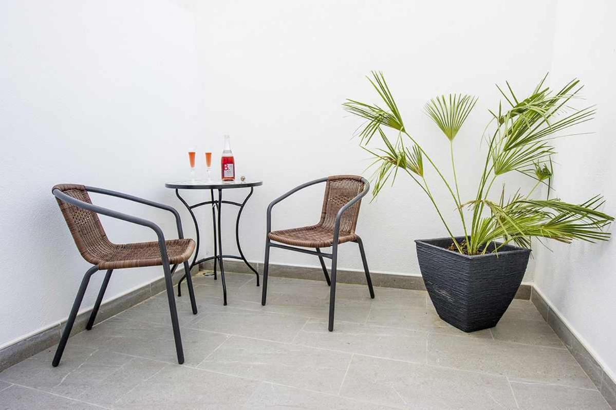 Double Room with Terrace - Photo 7