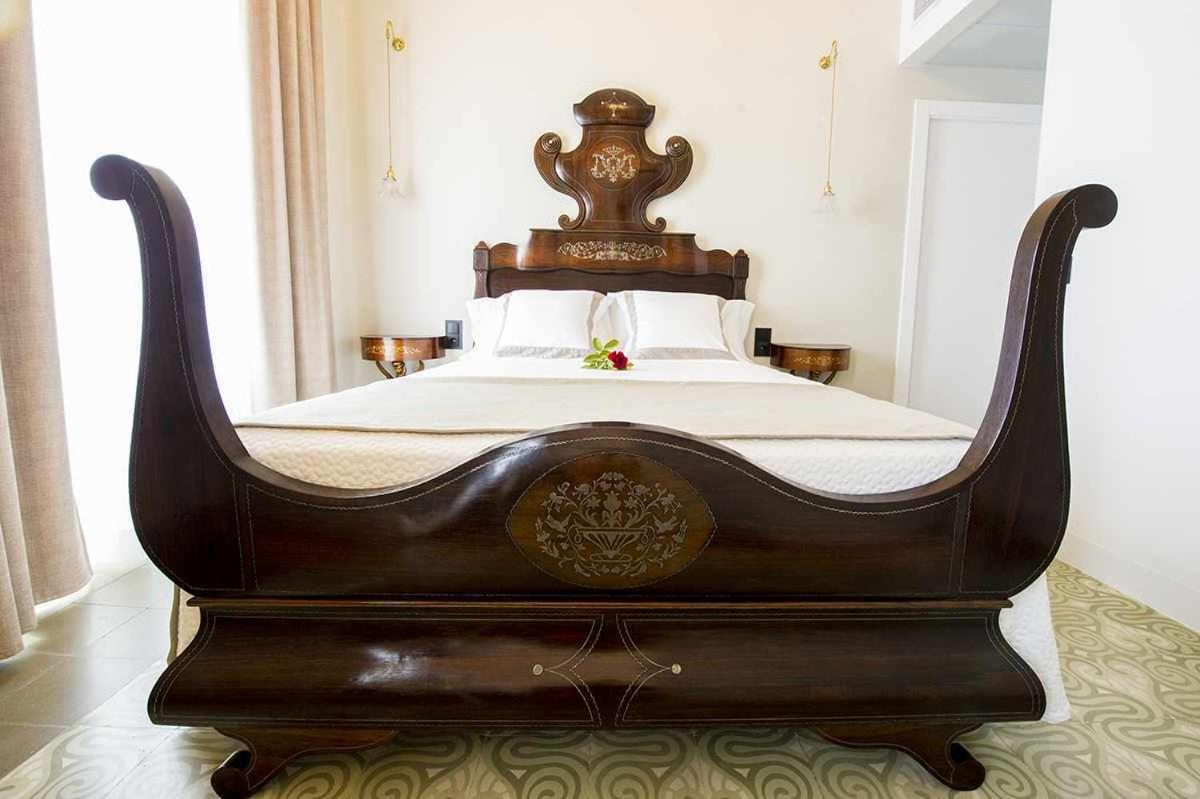 Deluxe Double Room with Balcony - Photo 2