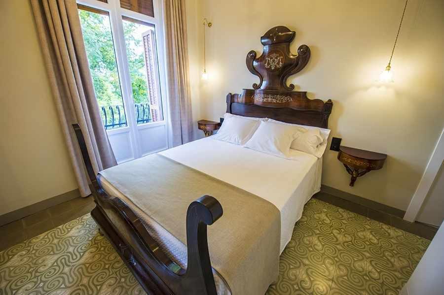 Deluxe Double Room with Balcony - Photo 5