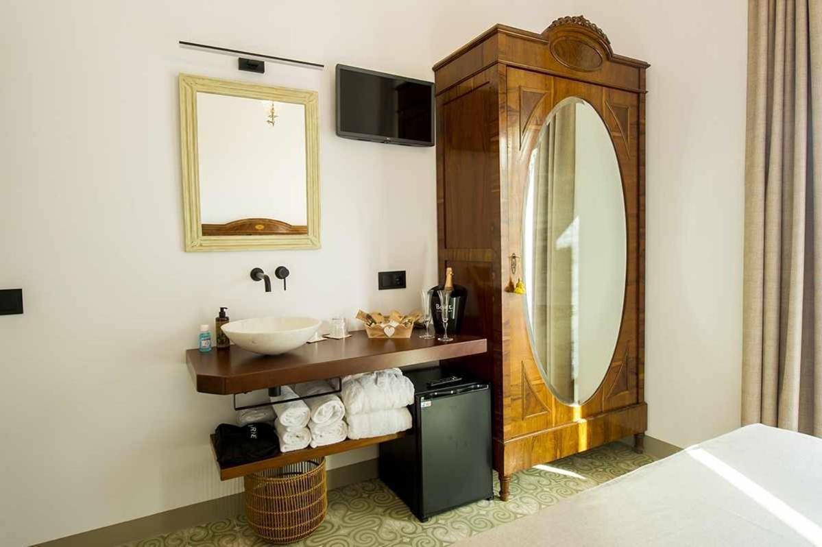 Double Room with Garden View - Photo 3
