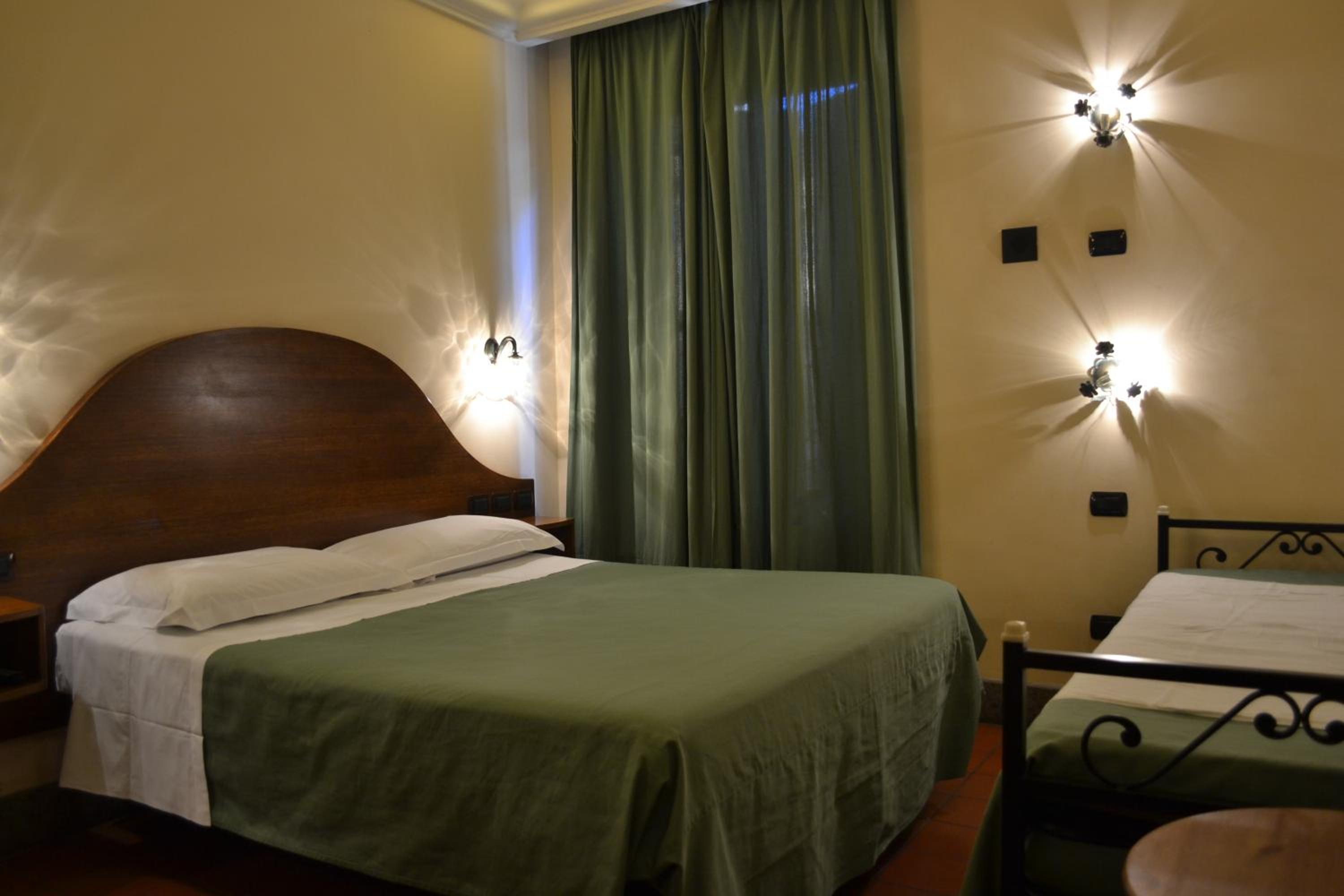 Triple Room photo 2