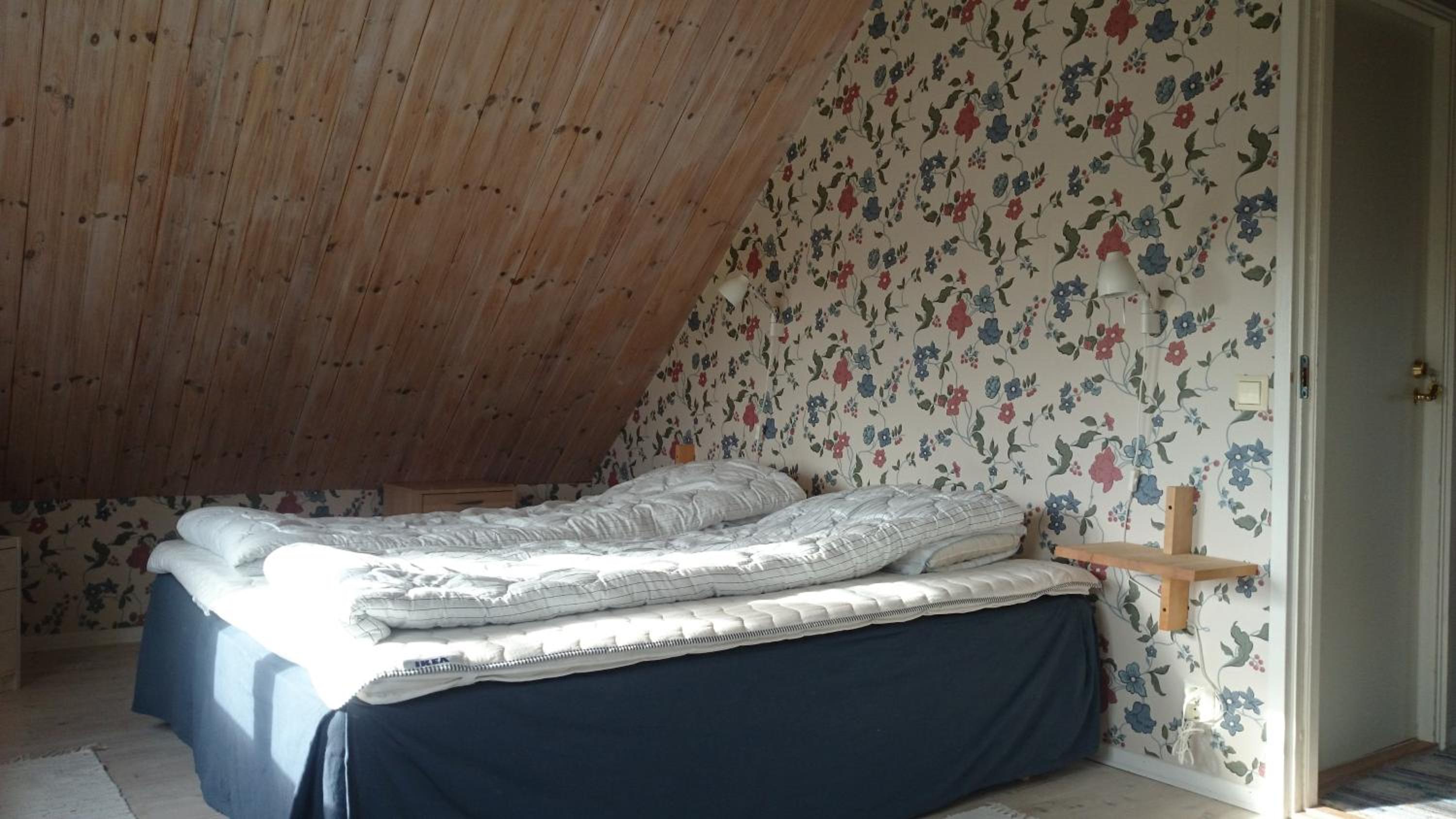 Double or Twin Room with Shared Bathroom photo 2