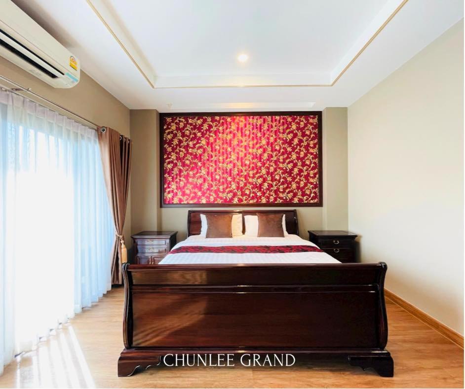 Deluxe King Room photo 2