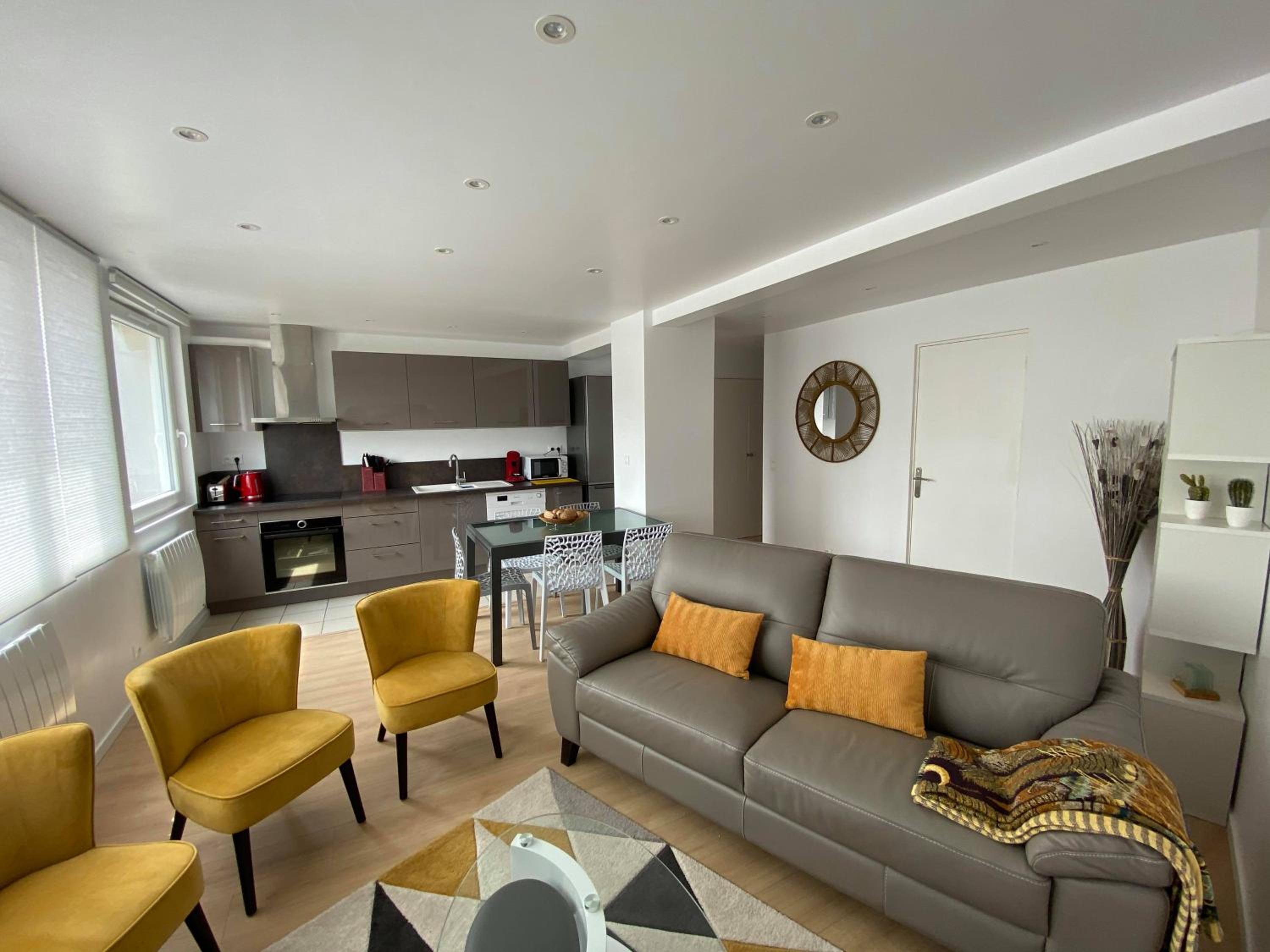 Apartment photo 1