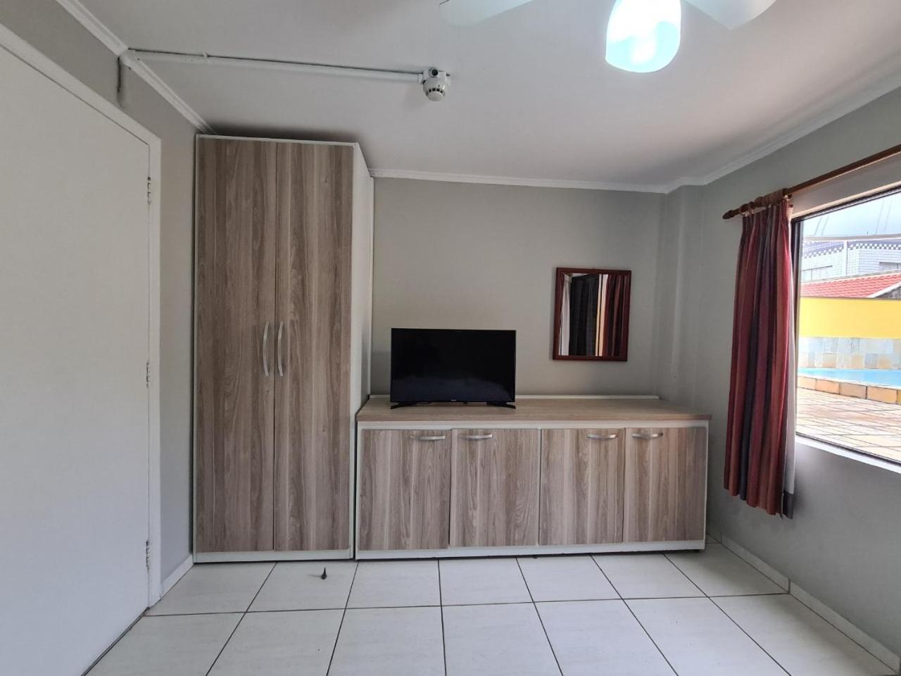 Apartment photo 3