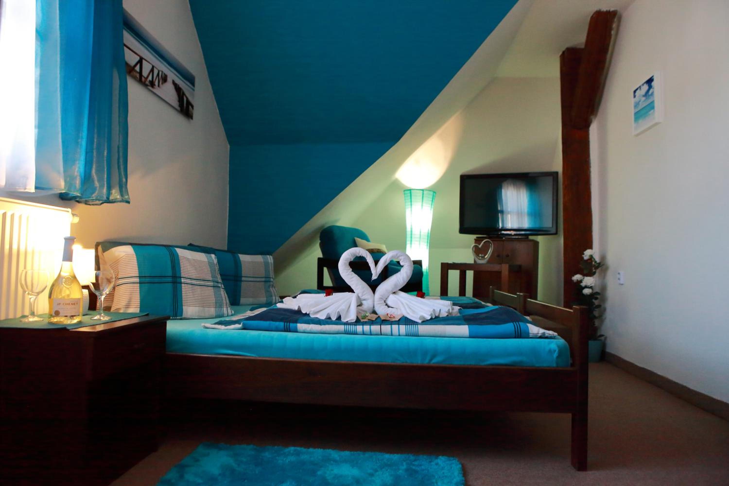 Standard Double Room - Photo 6