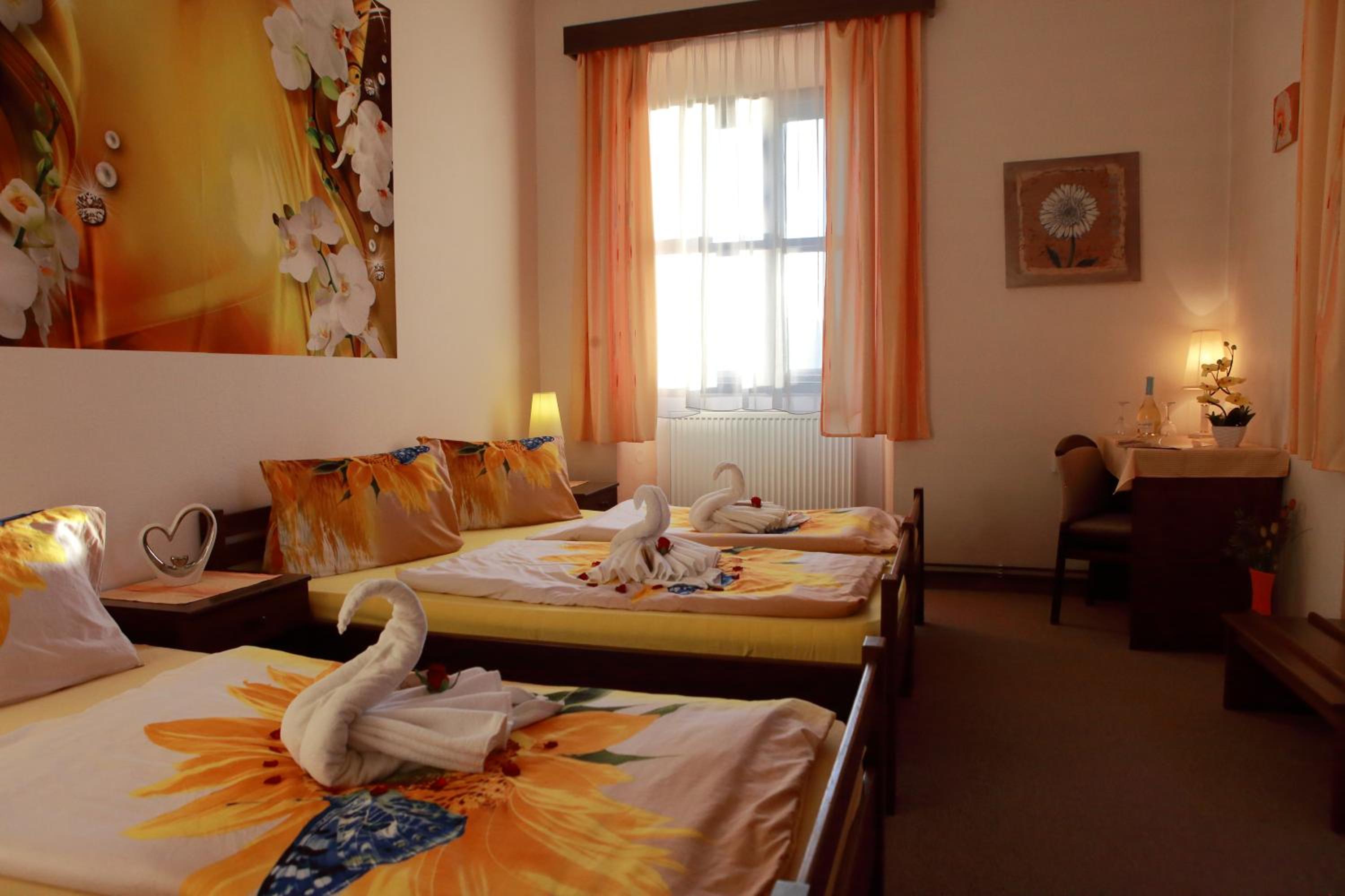 Triple Room - Photo 2