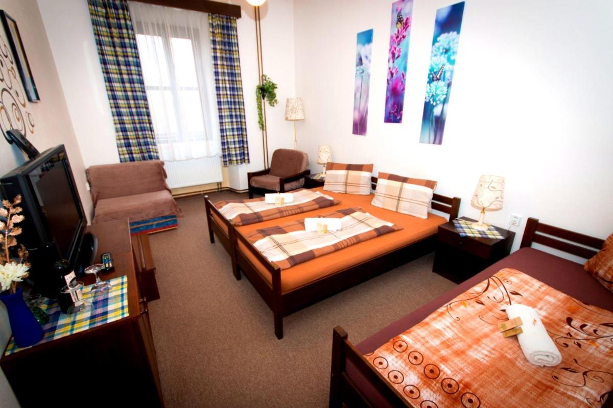 Triple Room - Photo 7