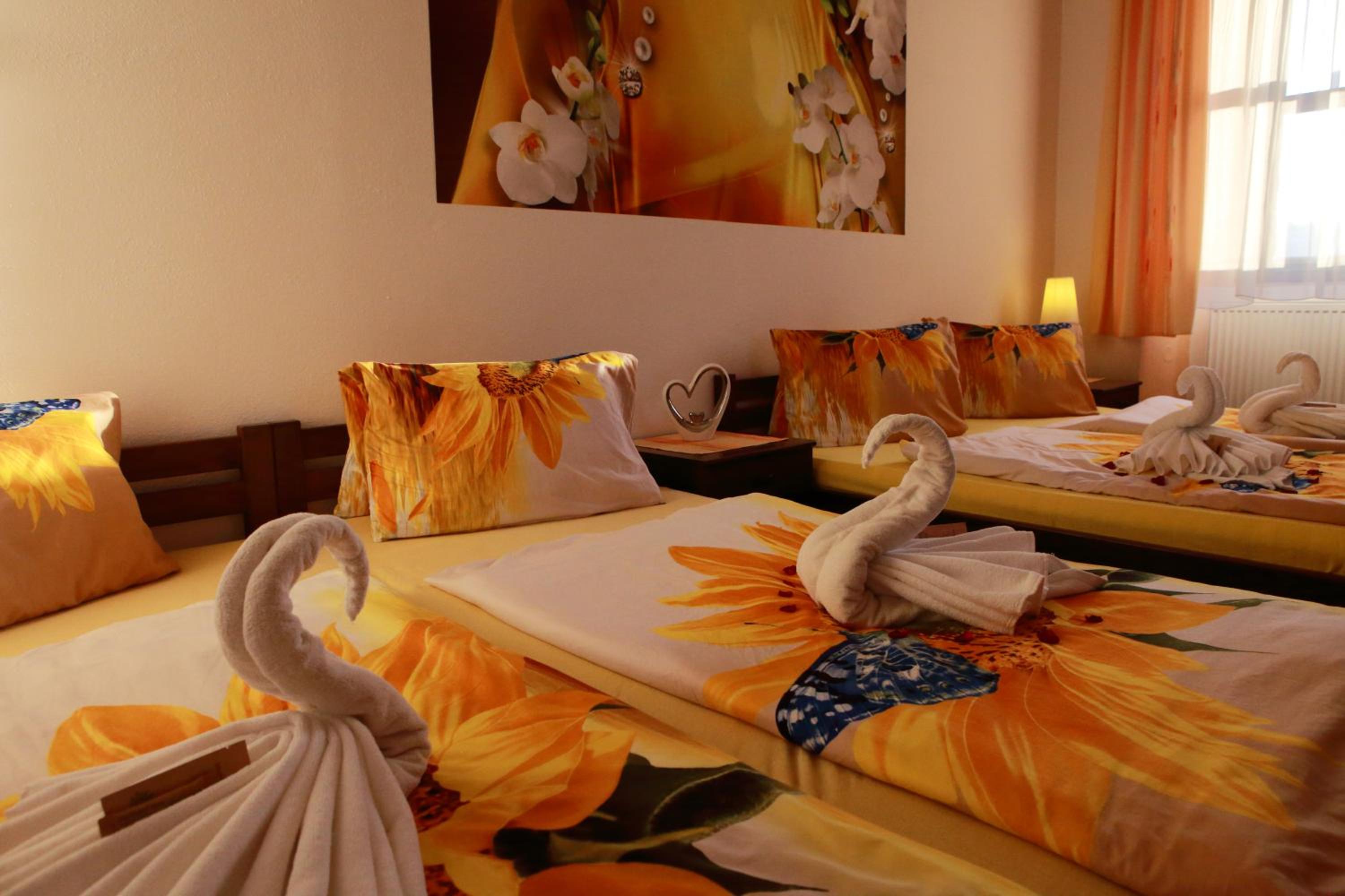Standard Double Room - Photo 7