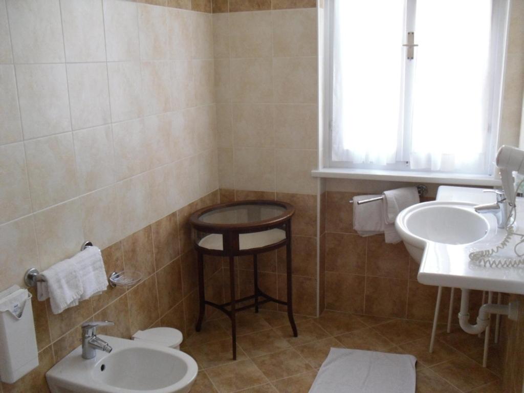 Superior Triple Room photo 3