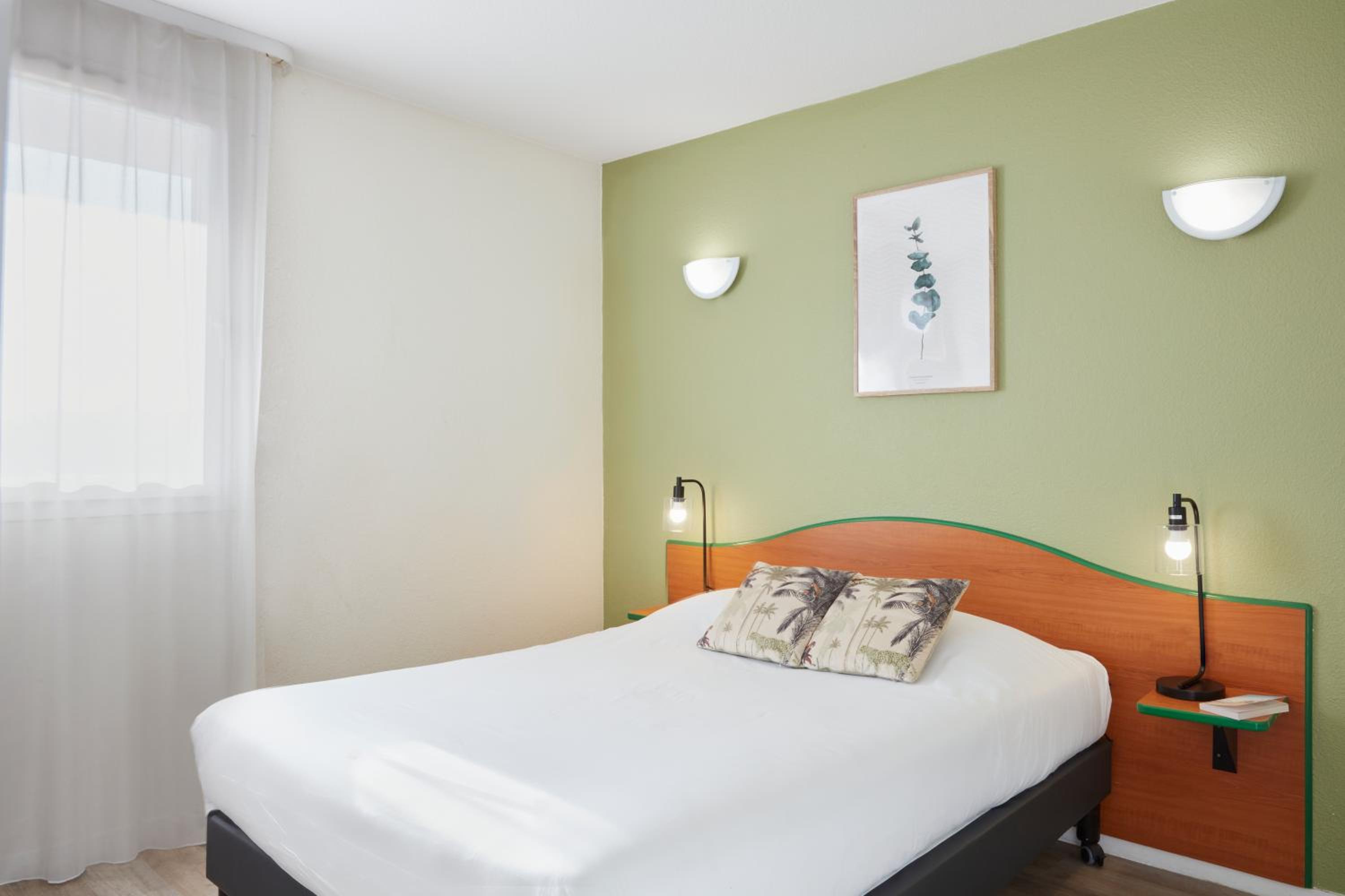 One-Bedroom Apartment (4 Adults) - Photo 5