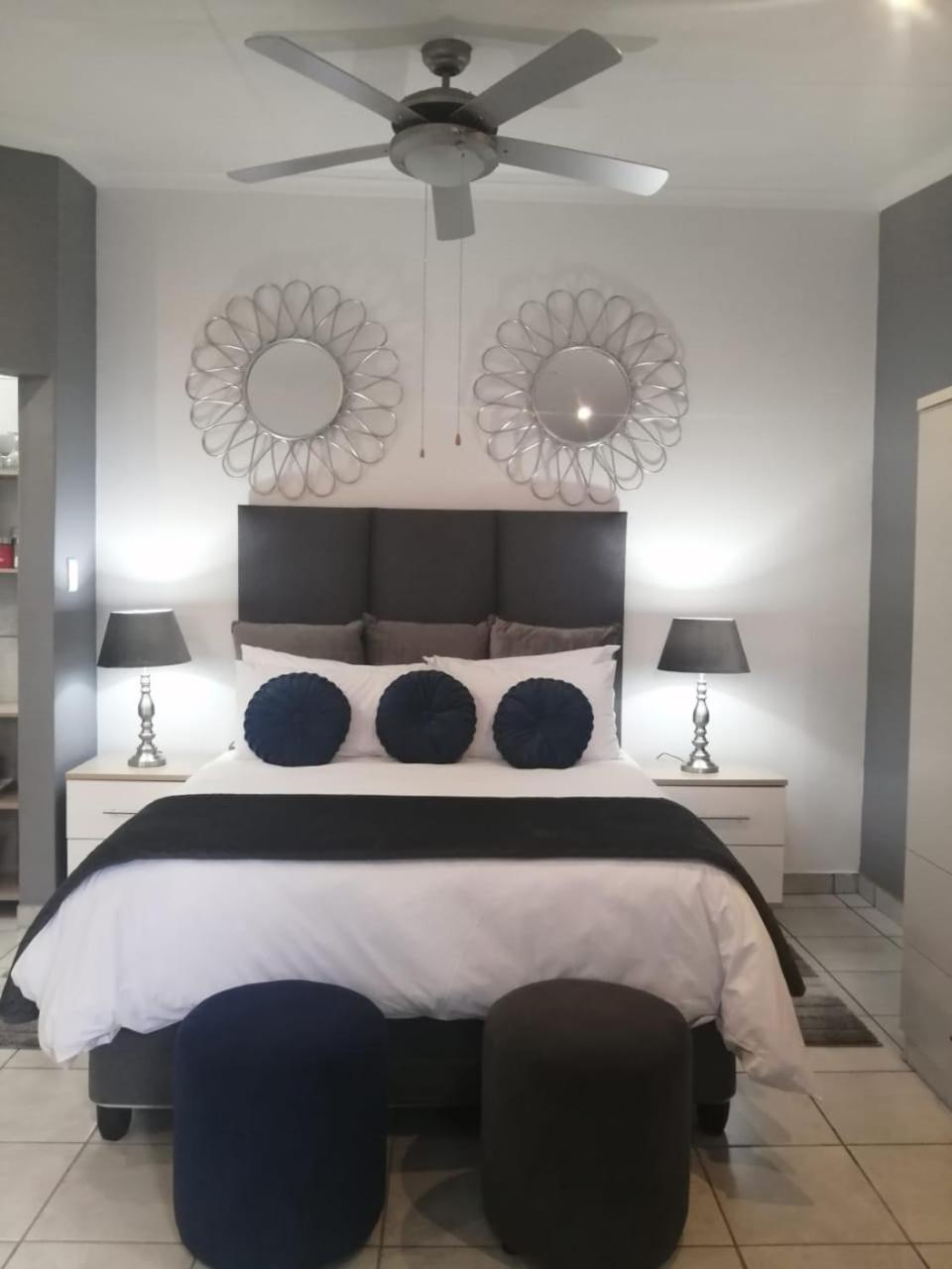 Suite - Photo 3