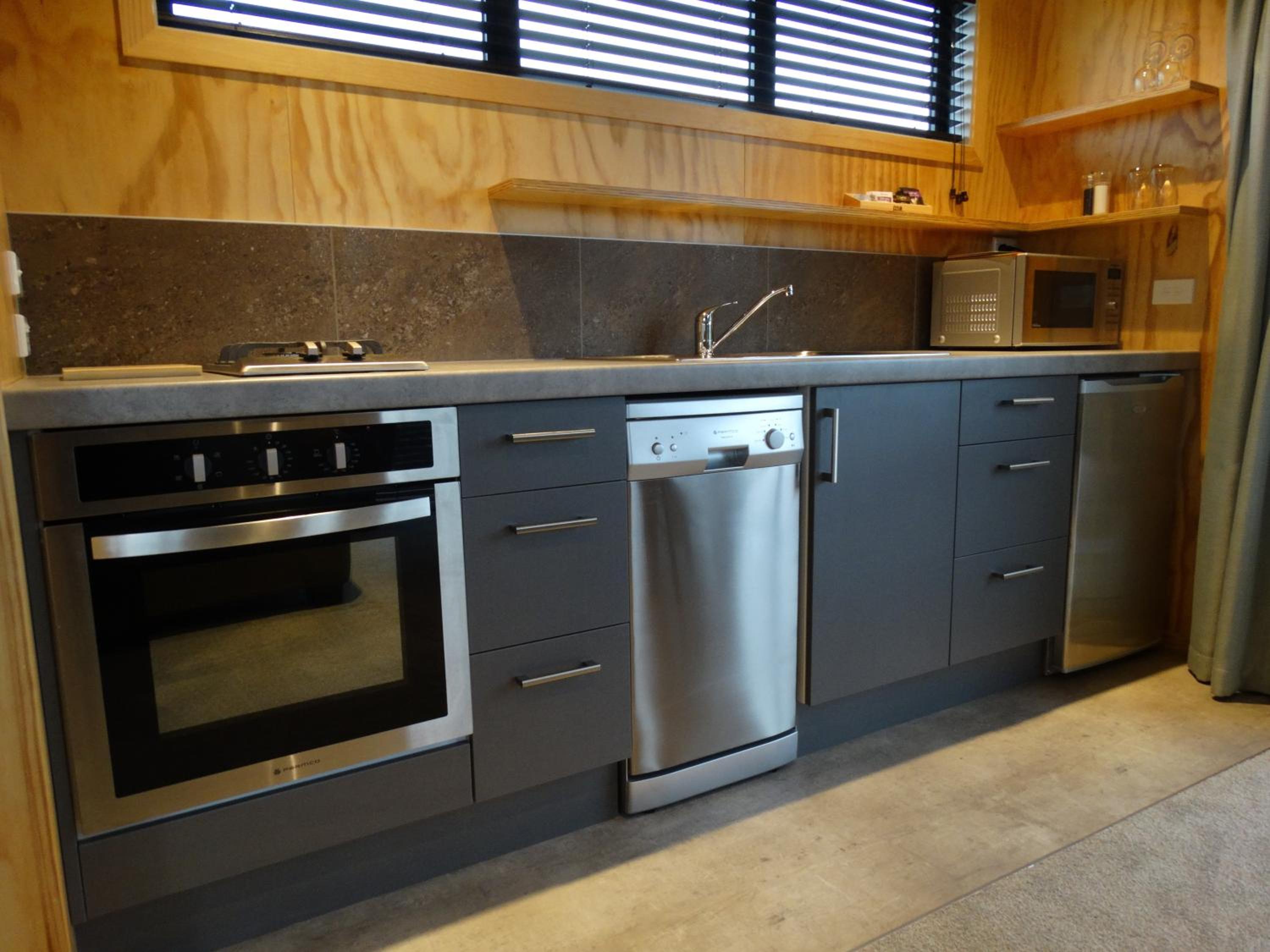 Two-Bedroom Cottage - Photo 8