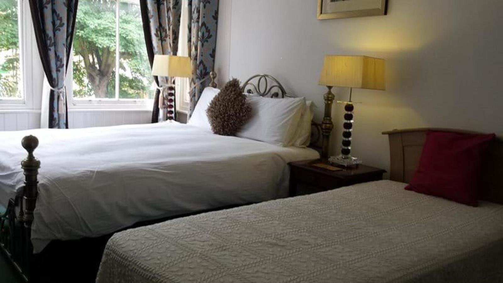 Deluxe Double Room (2 Adults + 1 Child) photo 1