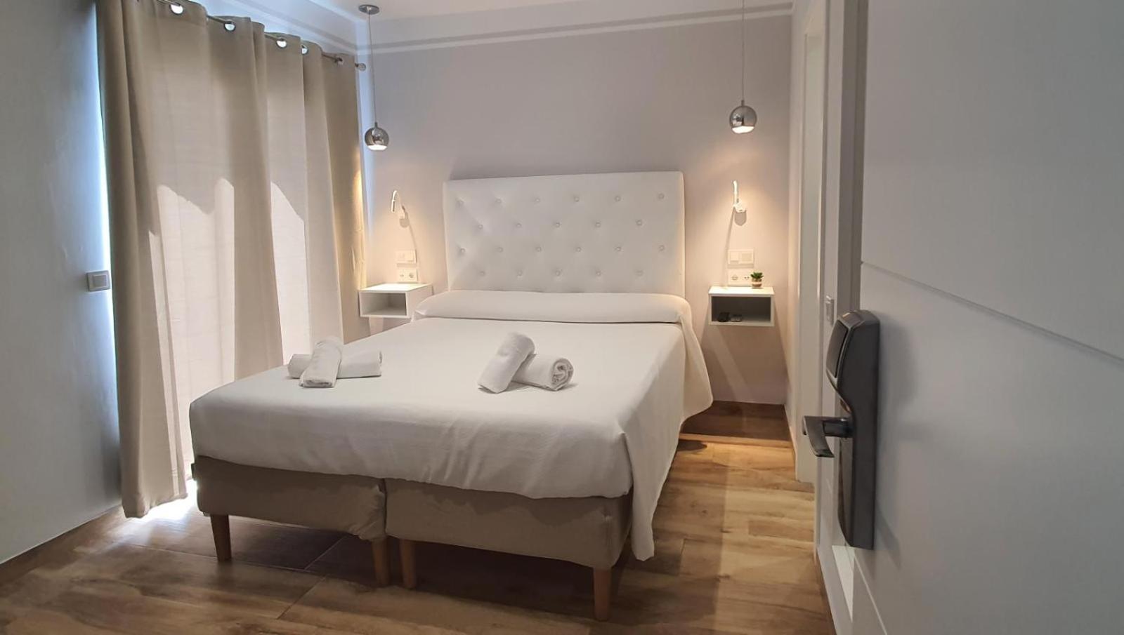 Double Room - Photo 9