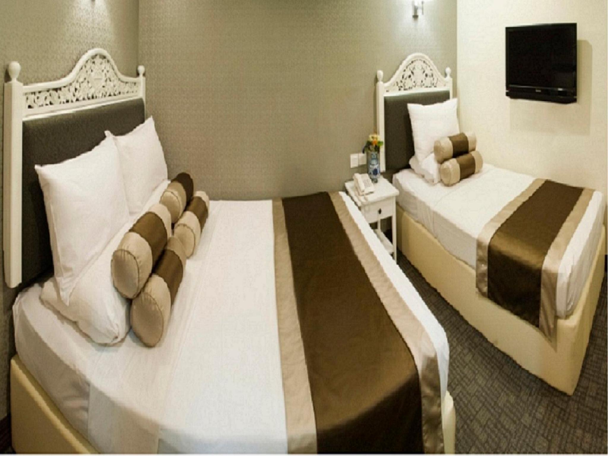 Triple Room (No Window) photo 2