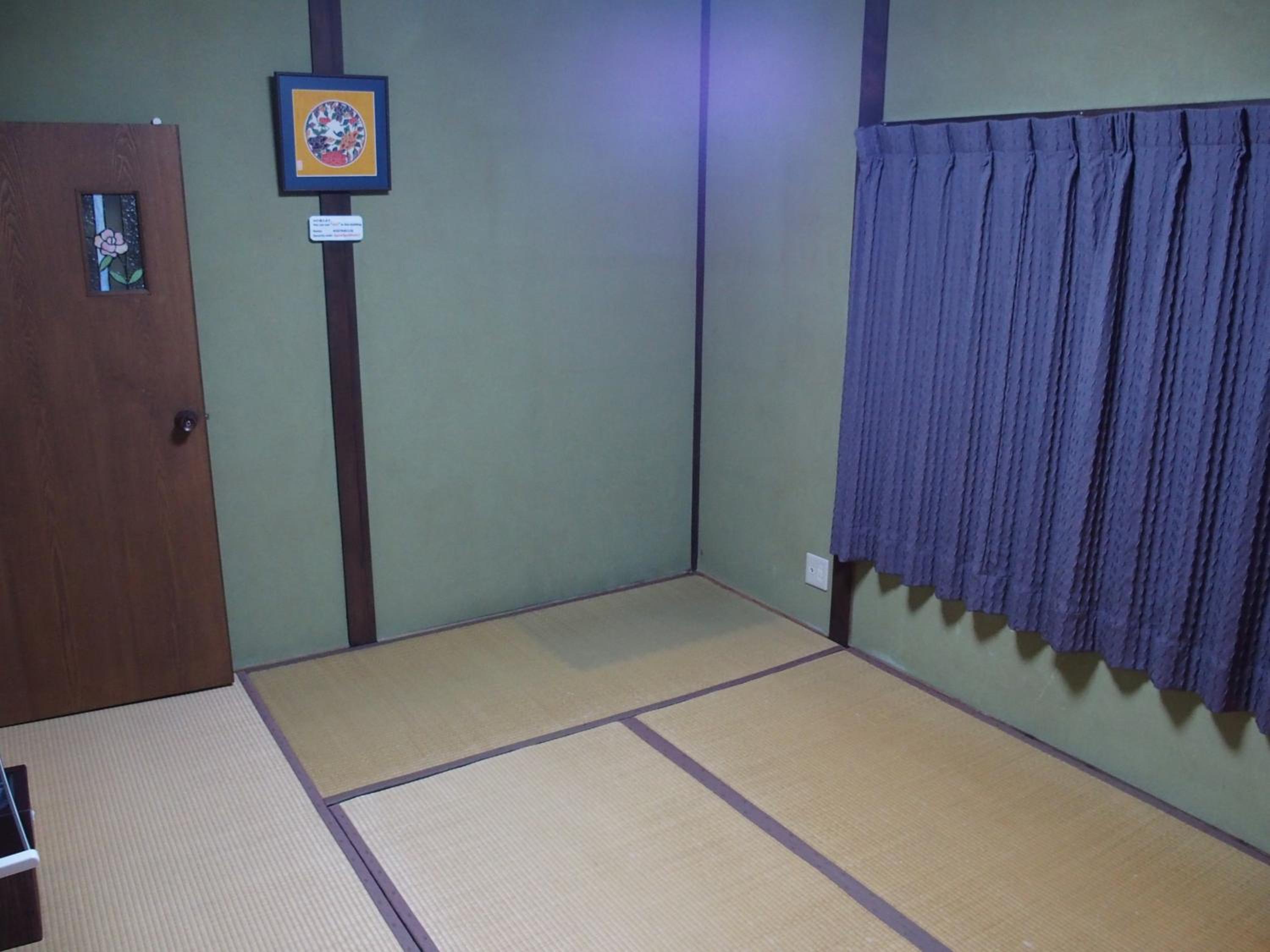 Traditional Japanese Twin A photo 1