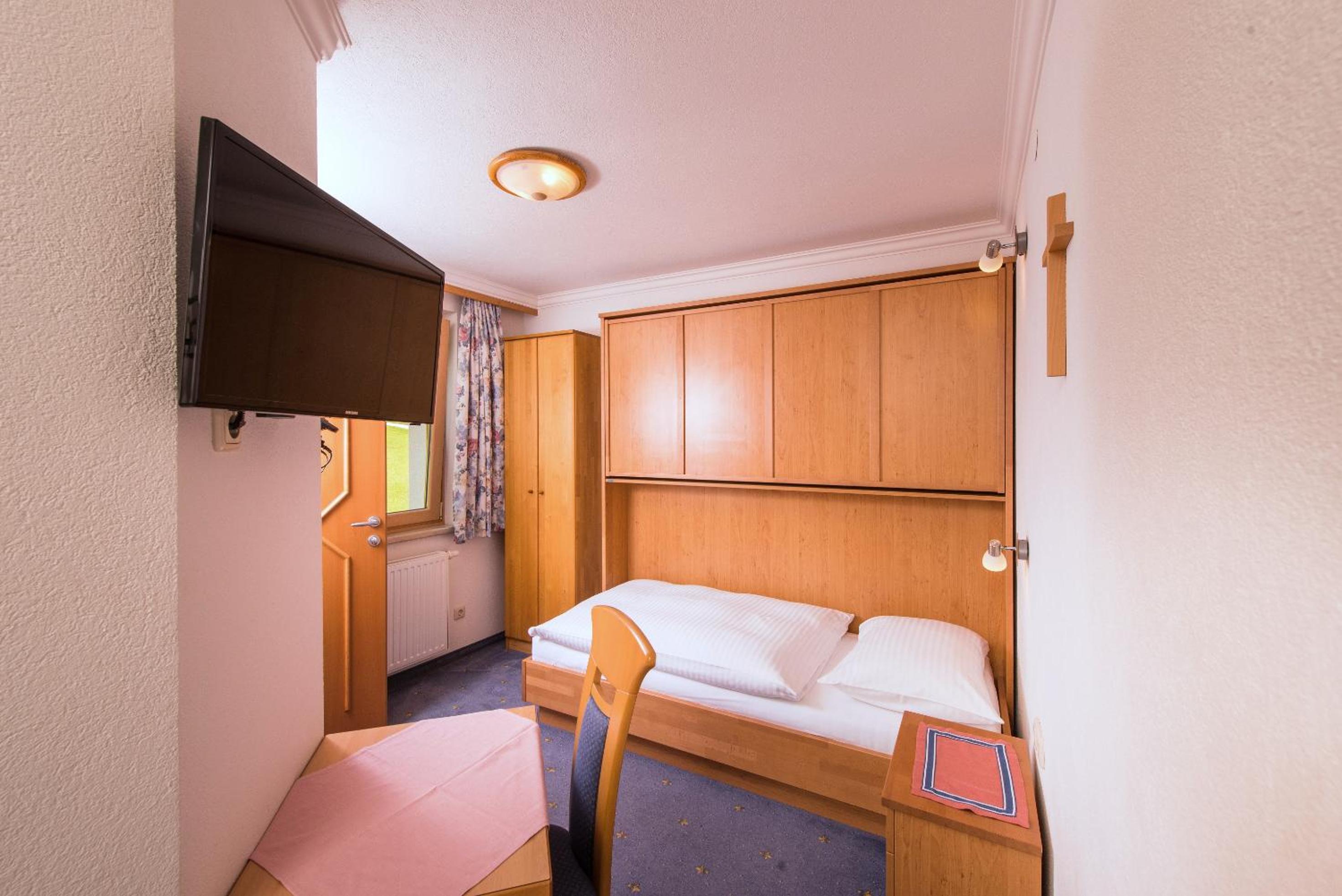 Budget Single Room