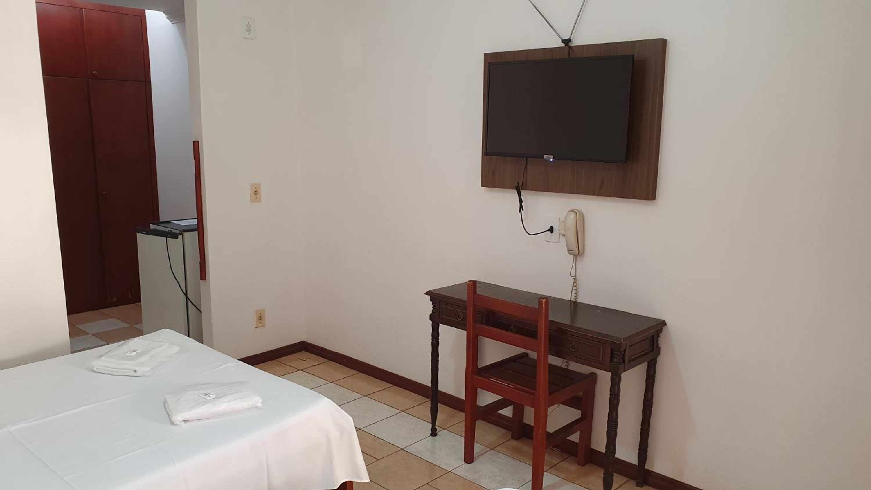 Deluxe Family Room photo 2