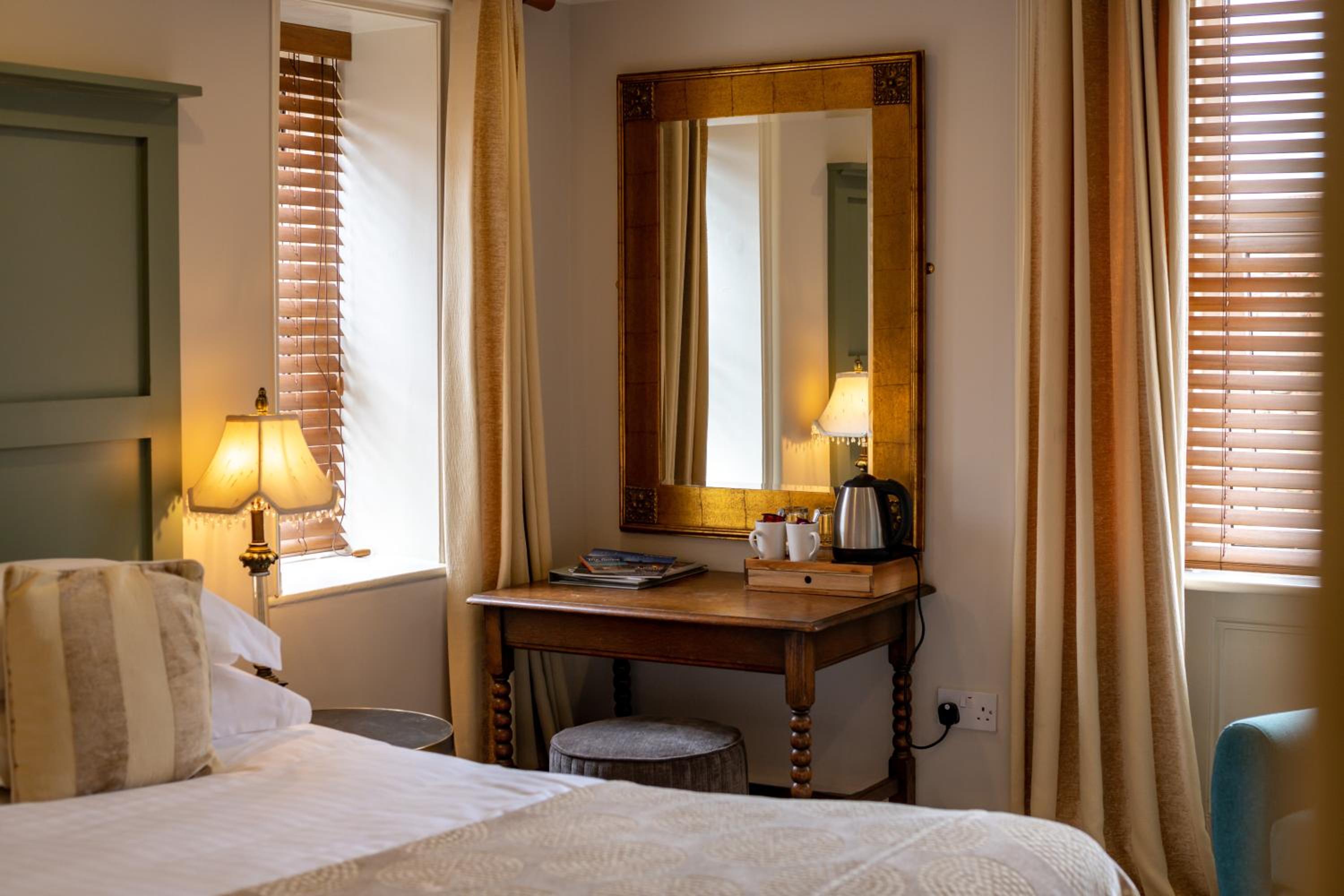Standard King Room photo 2