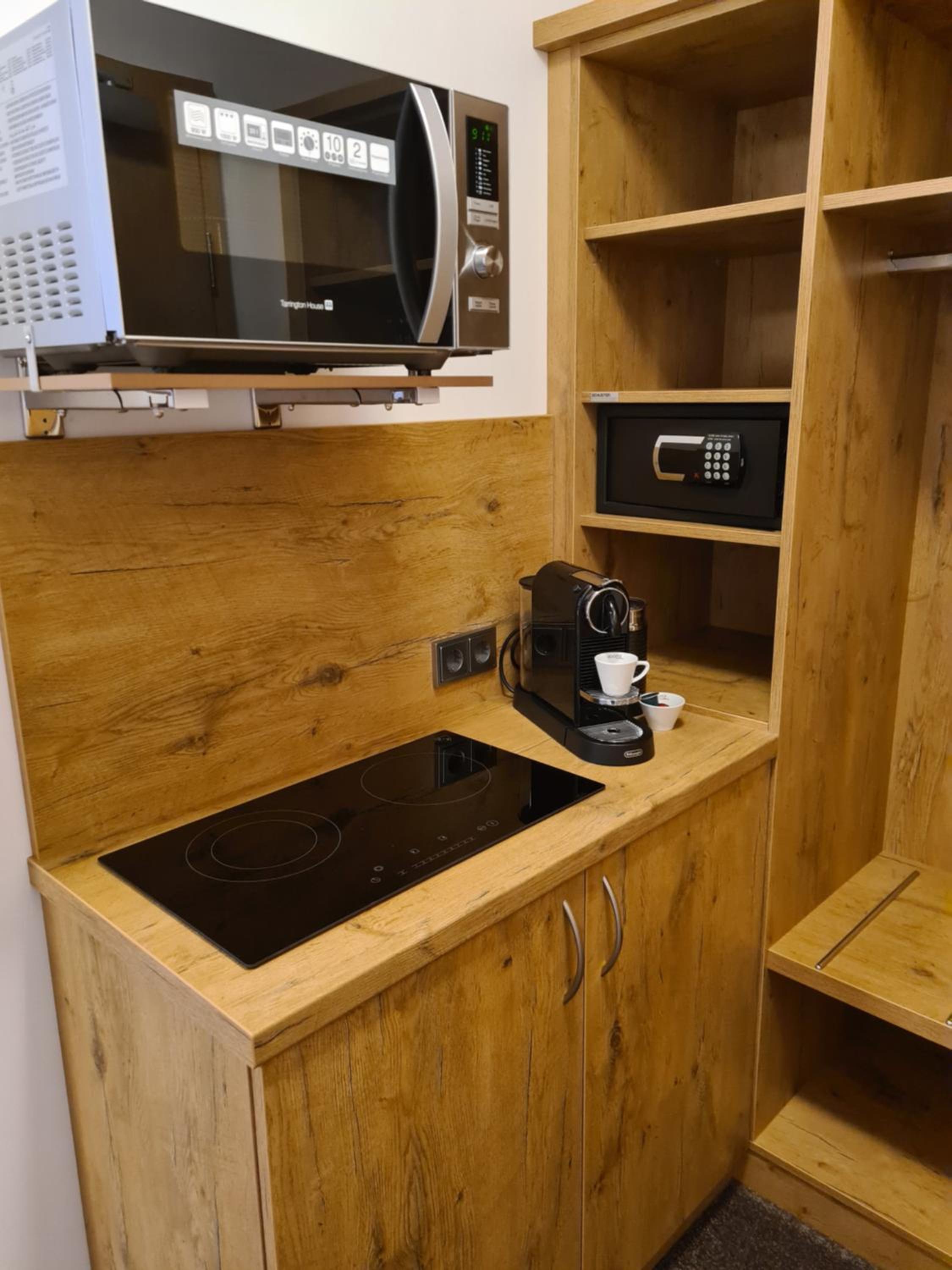 Double or Twin Room - Photo 10