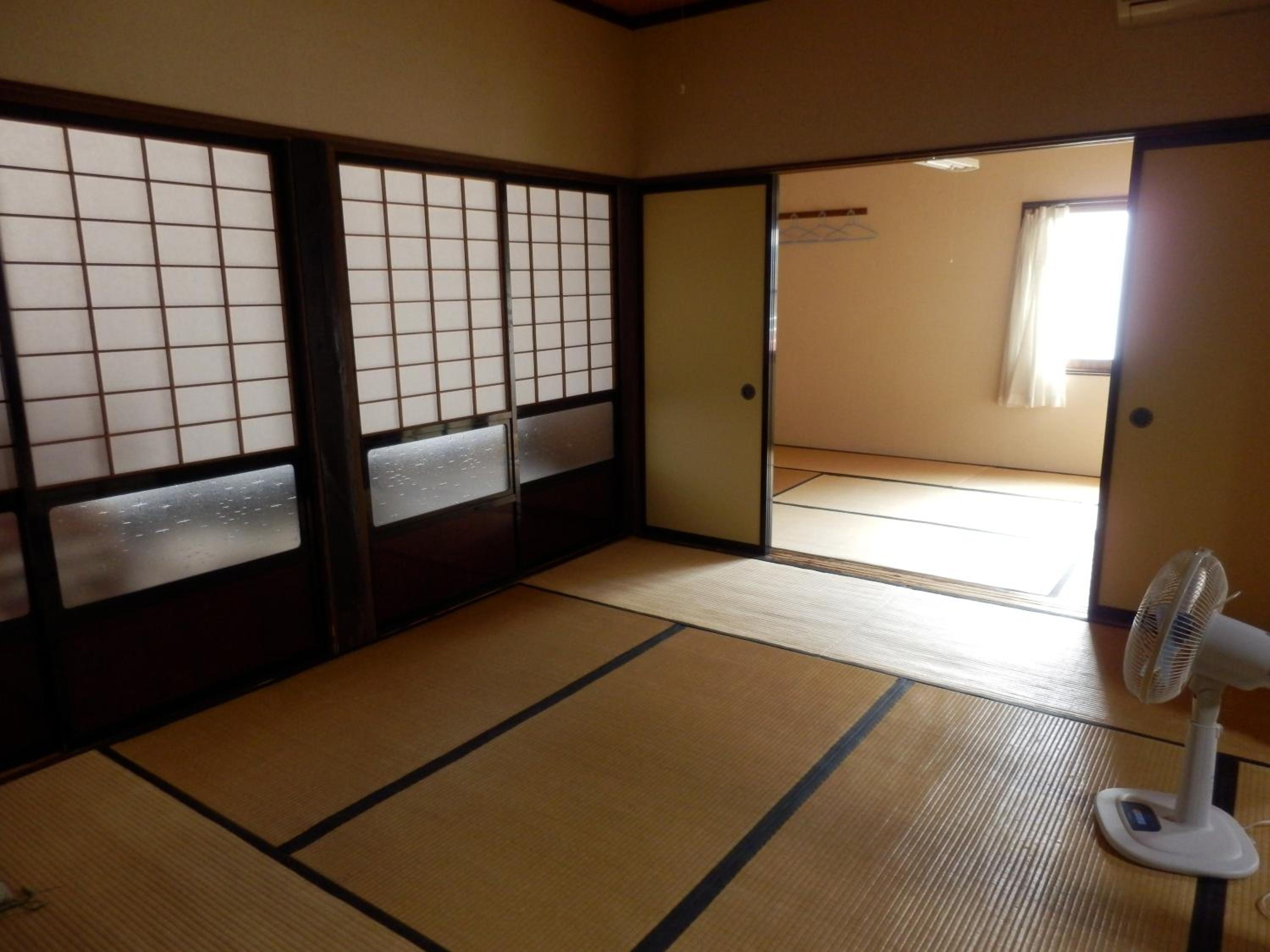 Japanese-Style Room with Shared Bathroom