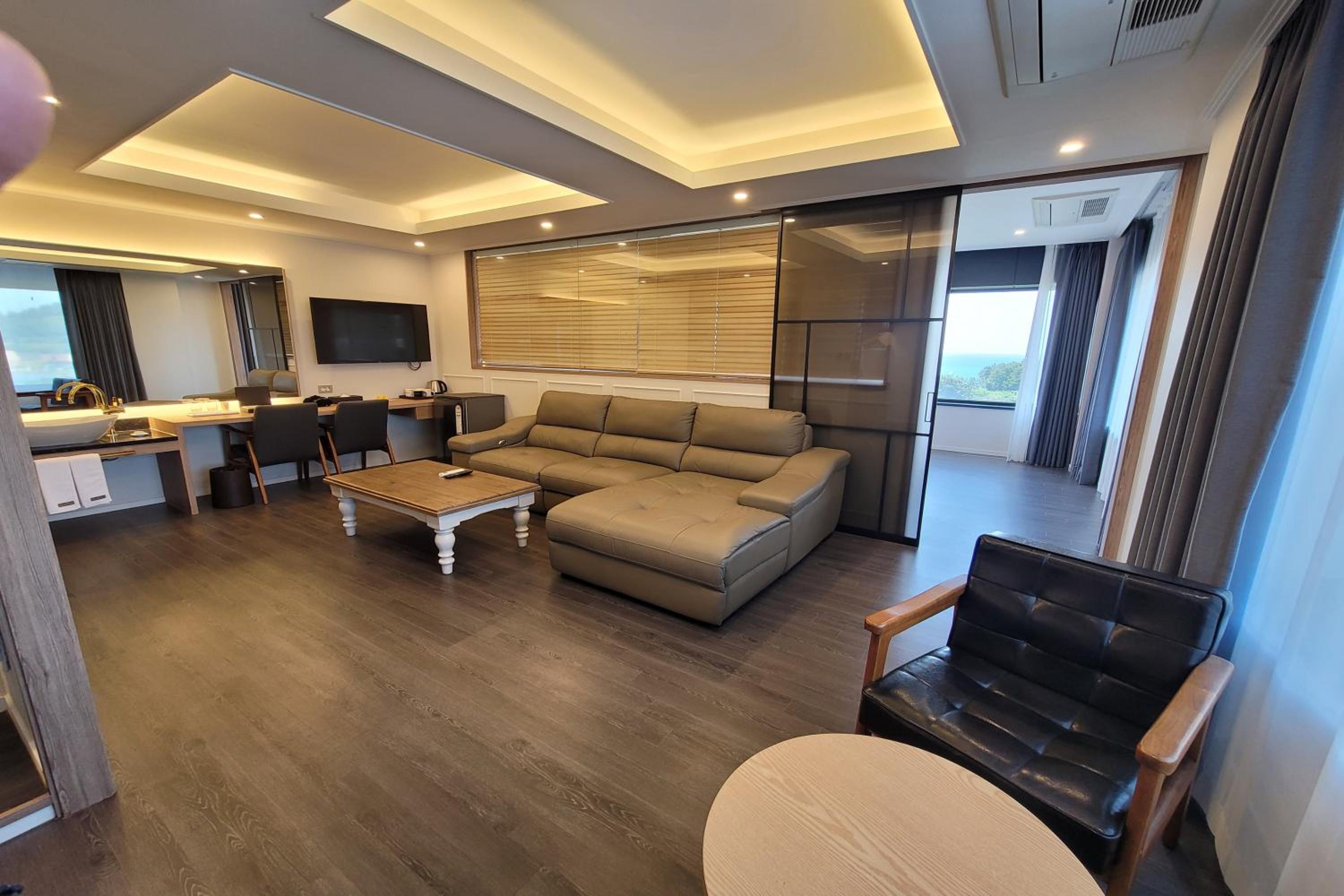 Casaloma Suite with Ocean View - Photo 4