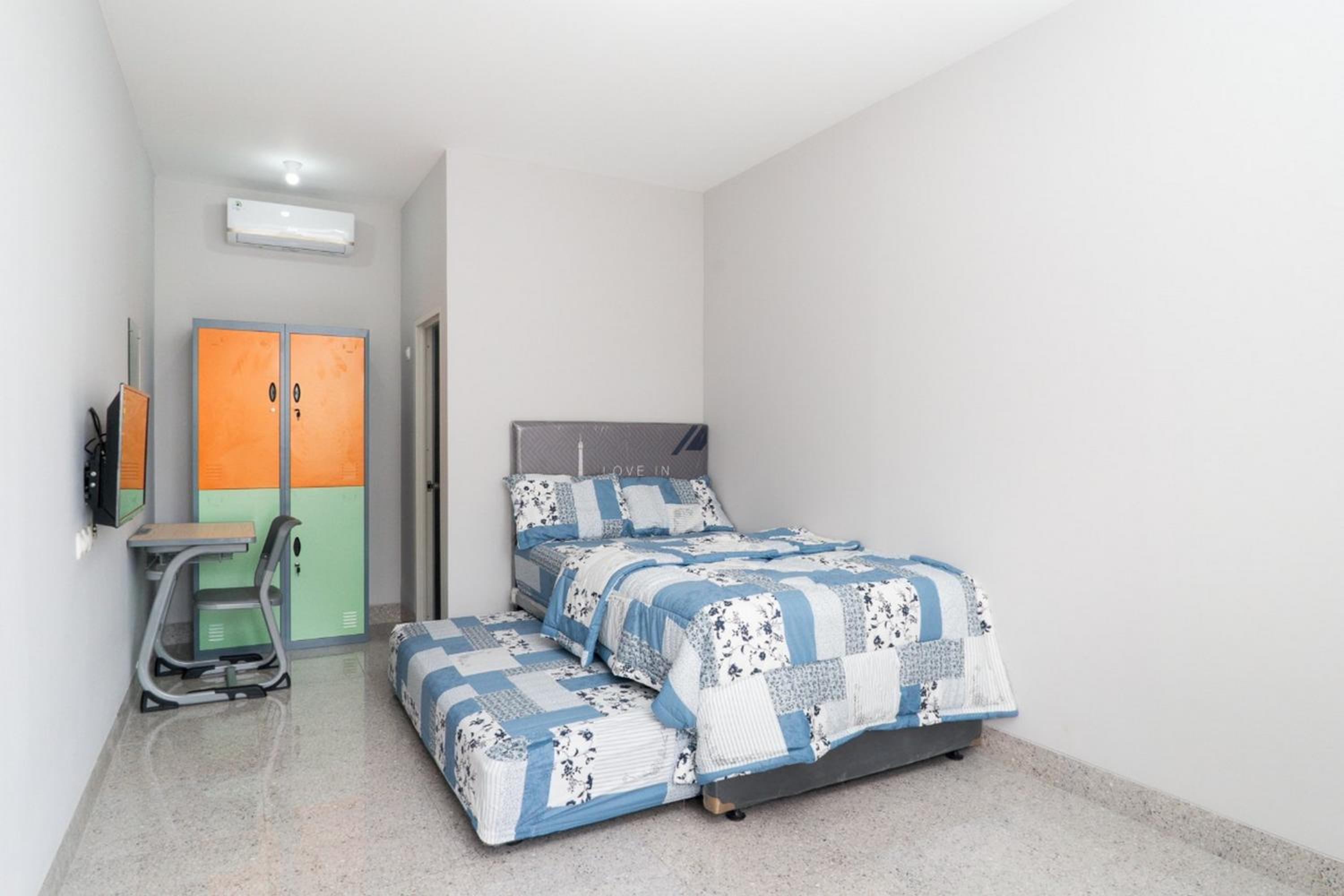 Economy Twin Room