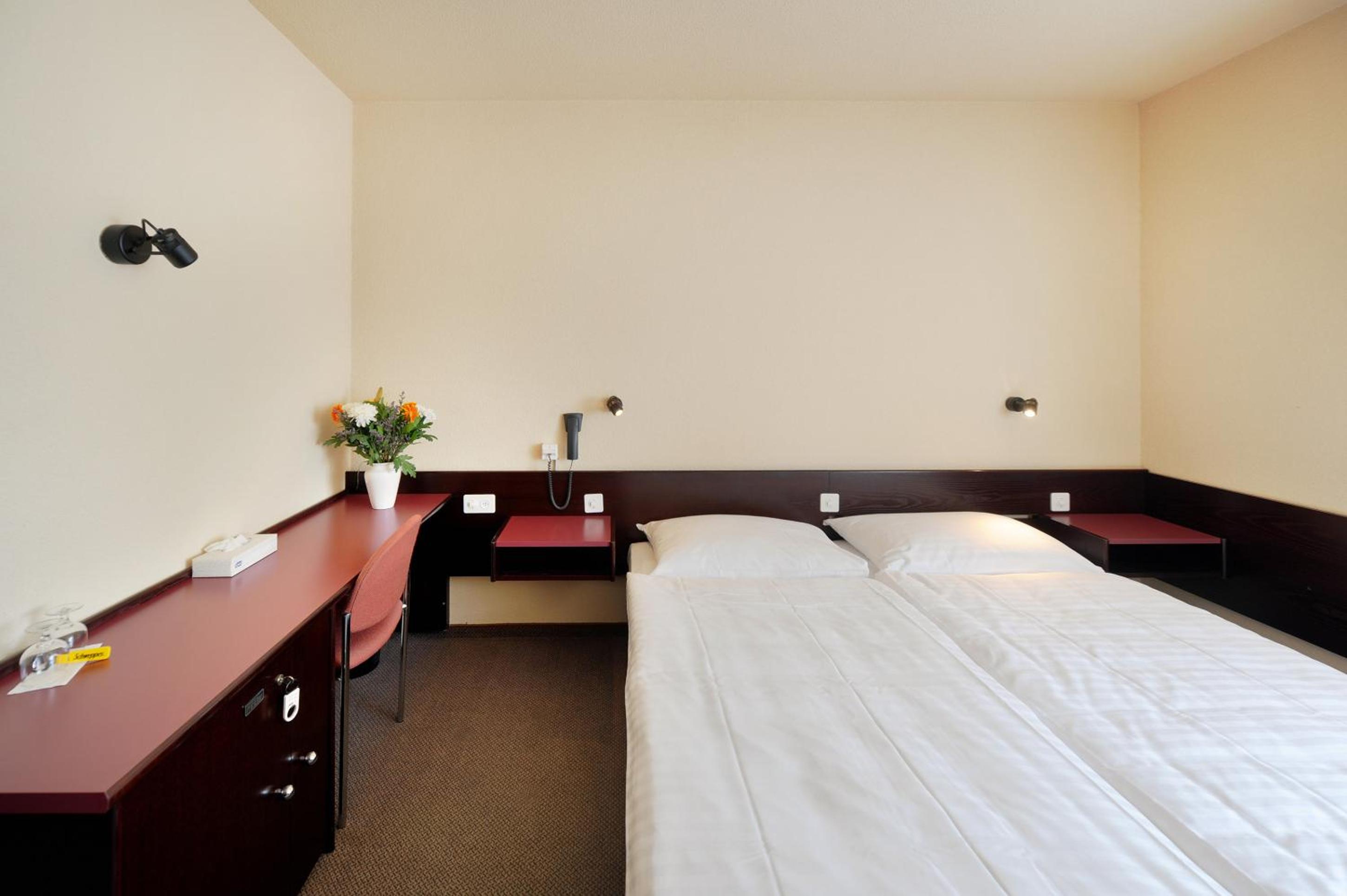 Standard Double Room photo 3