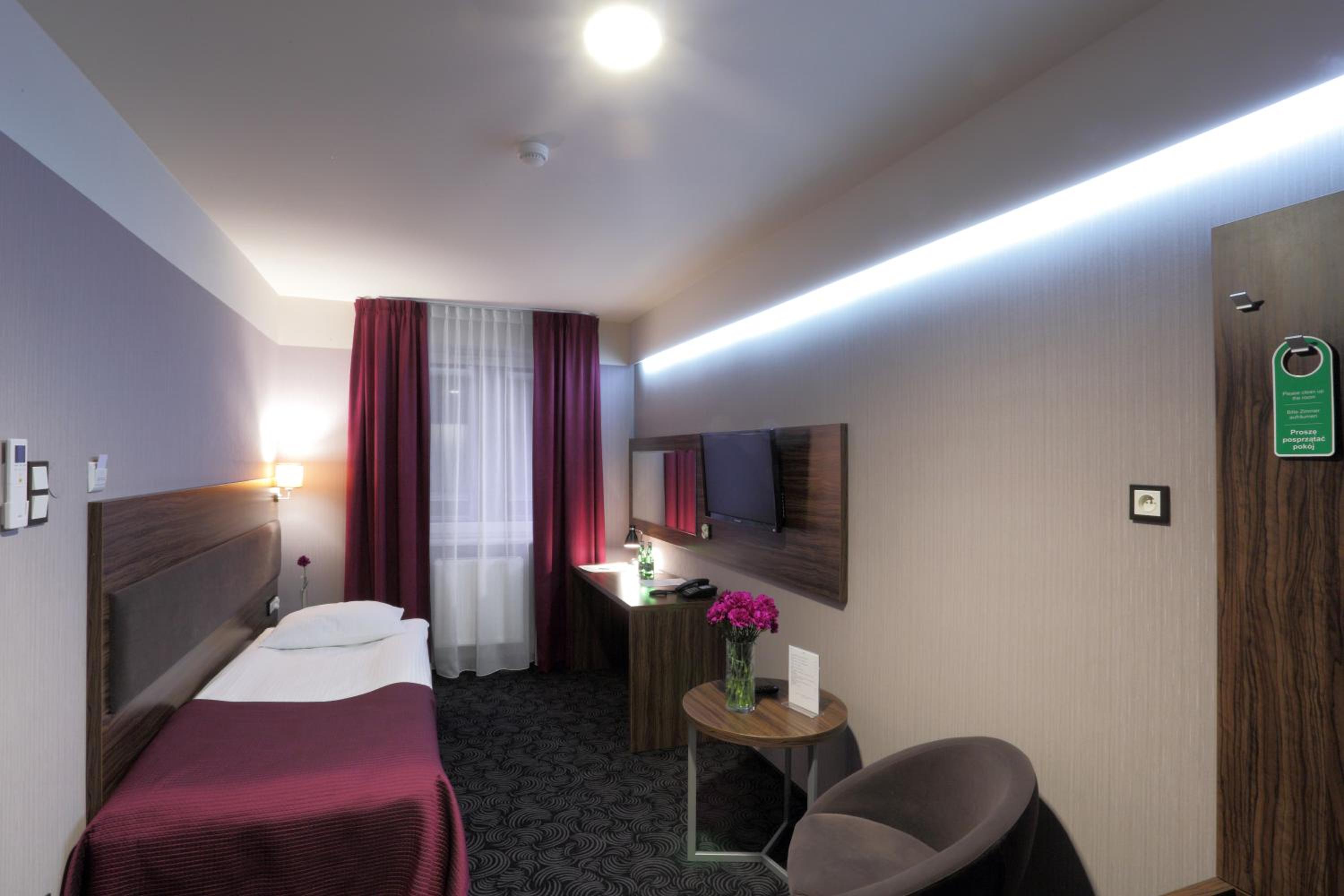 Deluxe Single Room