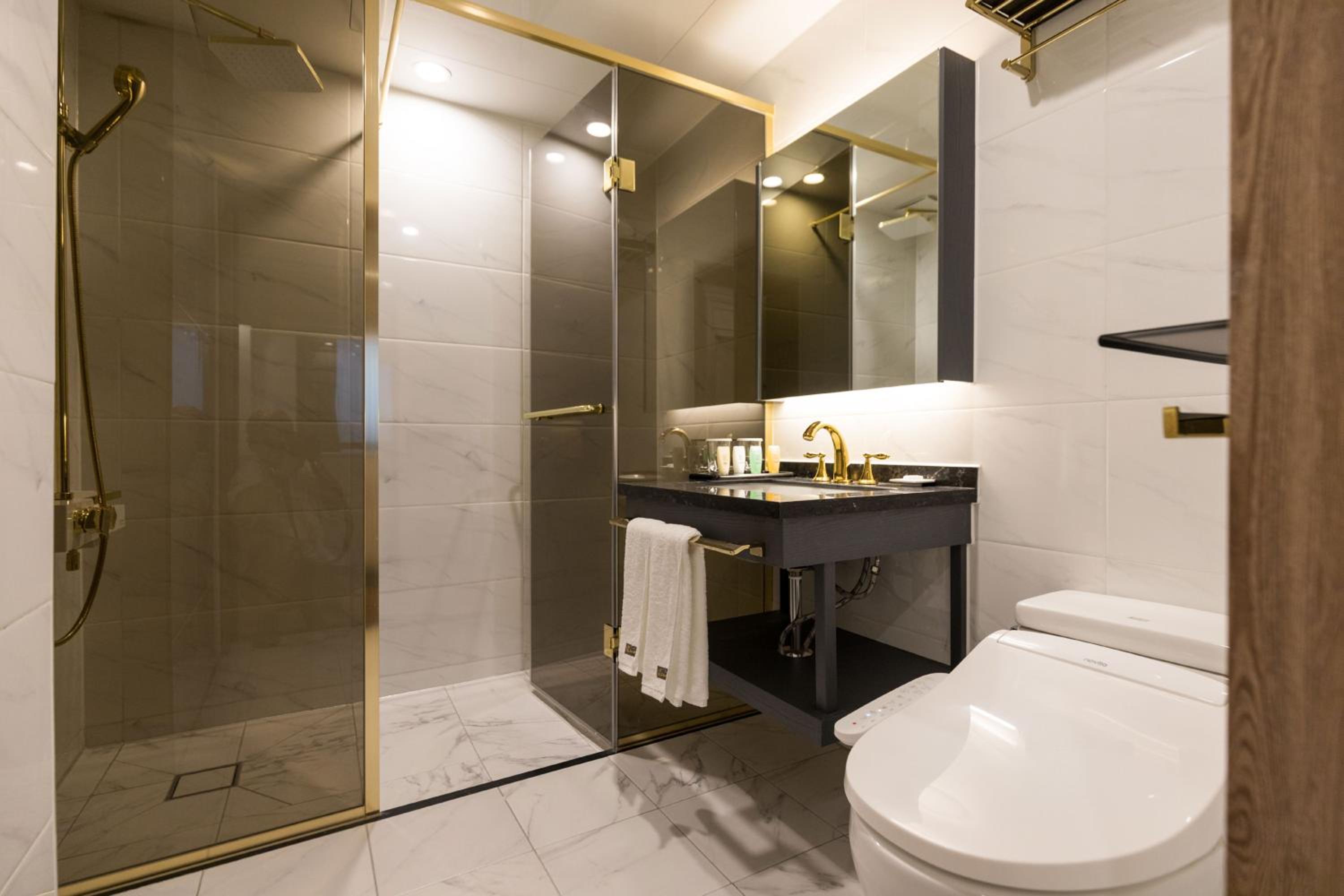 Parlor Suite - Photo 5