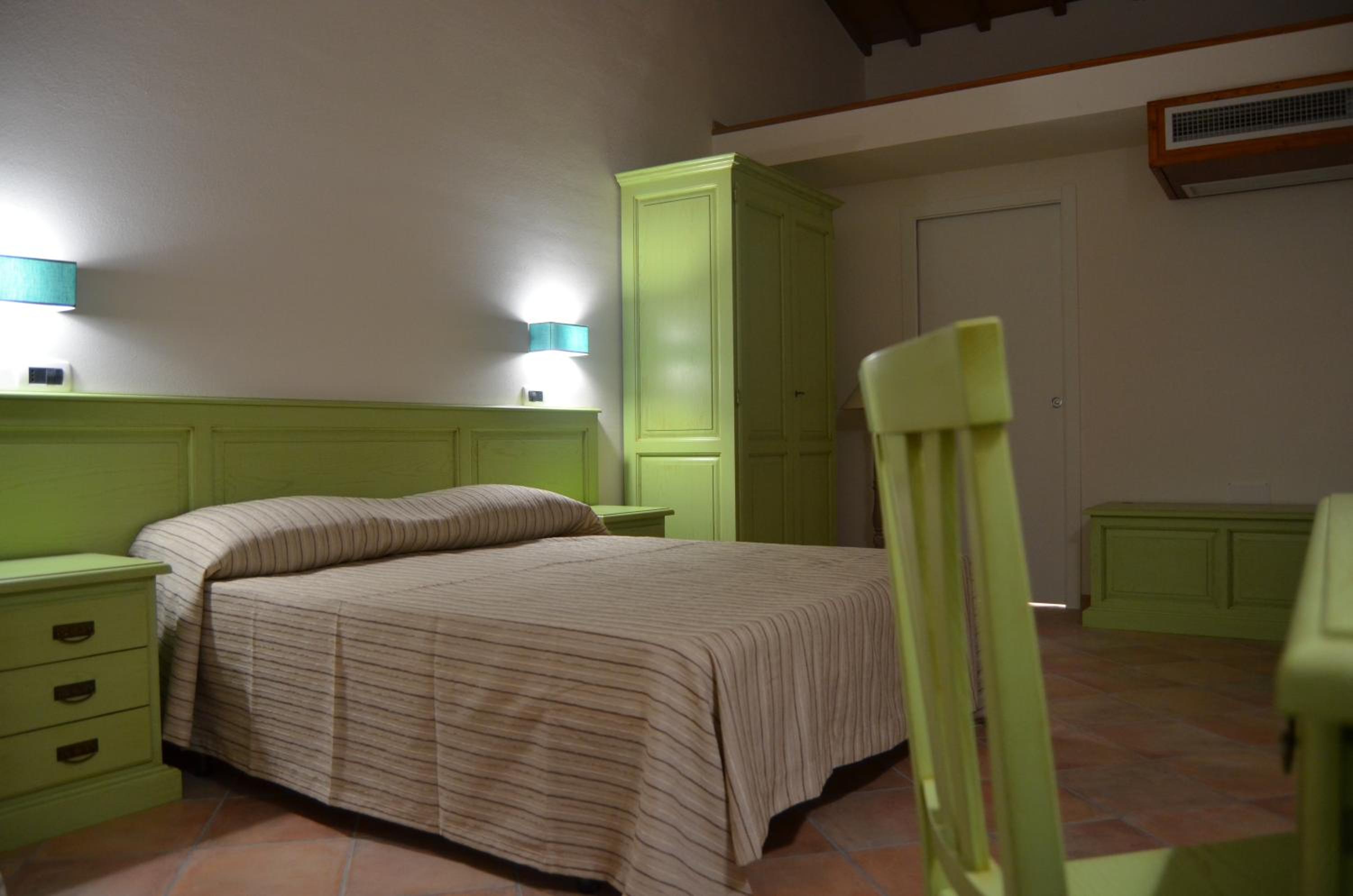 Standard Quadruple Room photo 3