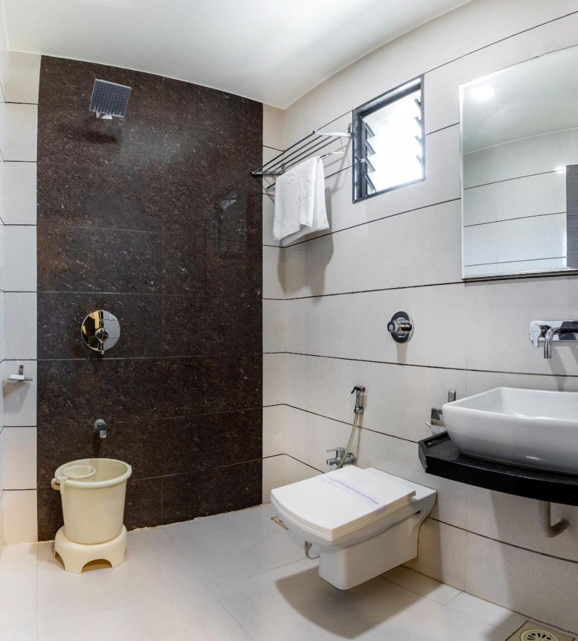Standard Double or Twin Room photo 2