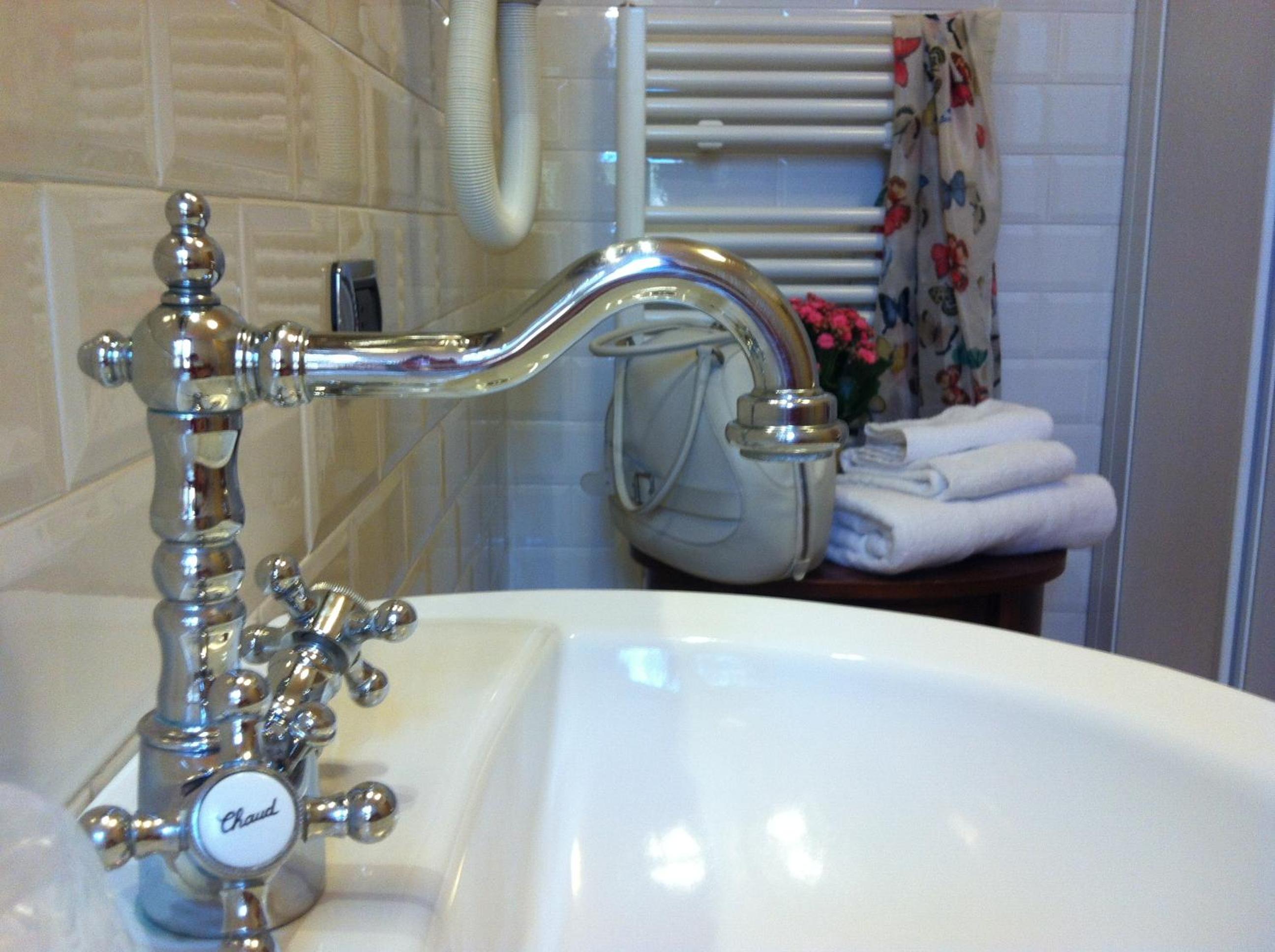 Deluxe Double or Twin Room - Photo 4