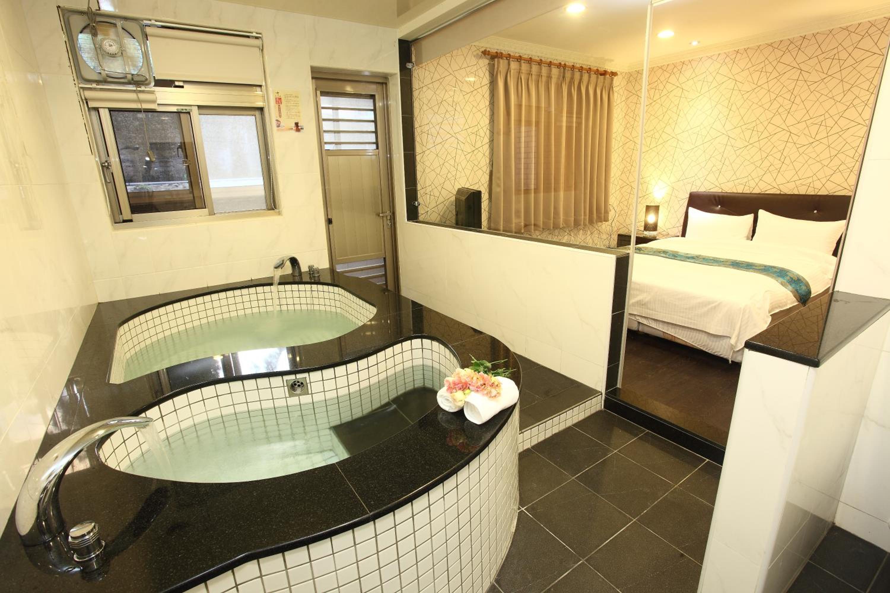Standard Double Room photo 3