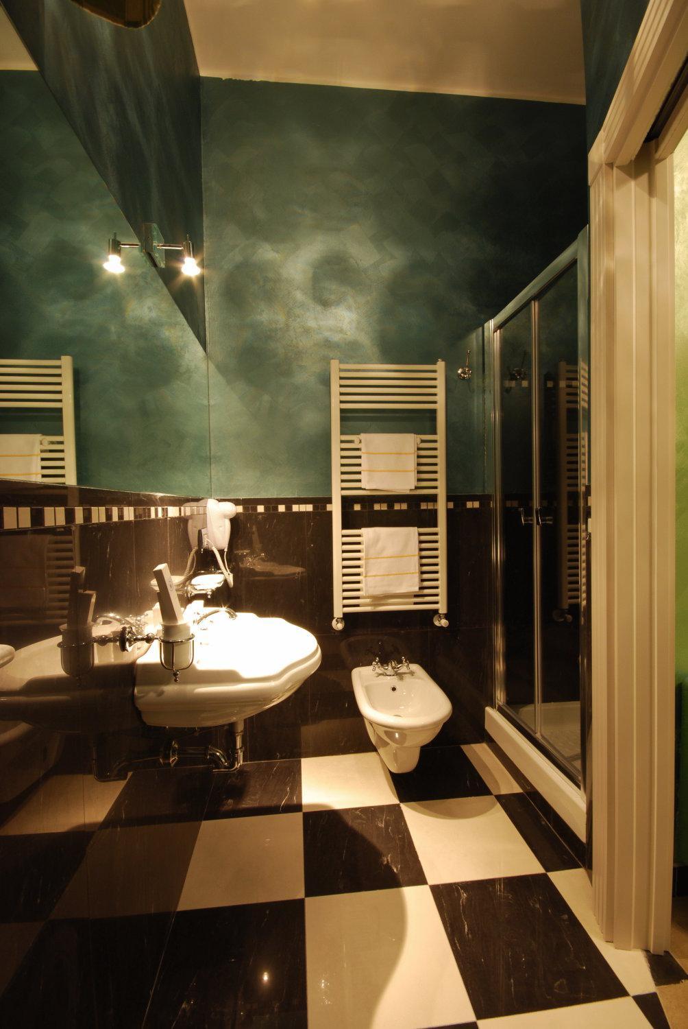 Double Room - Photo 4