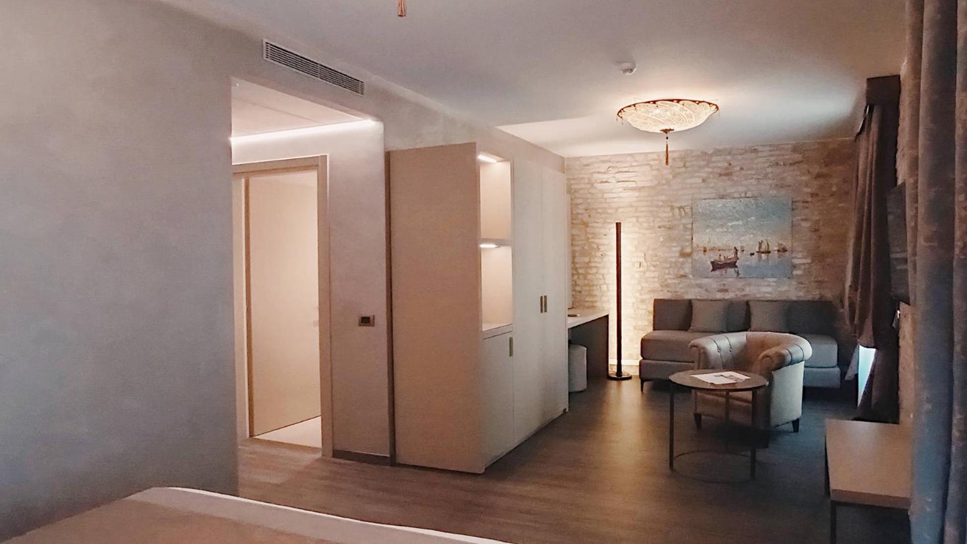 Deluxe Junior Suite