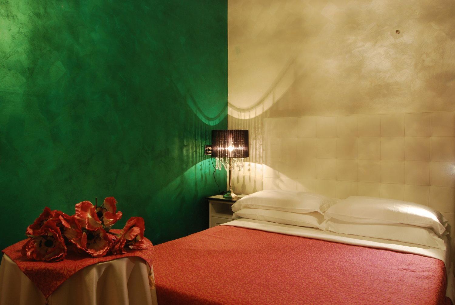 Double Room - Photo 6
