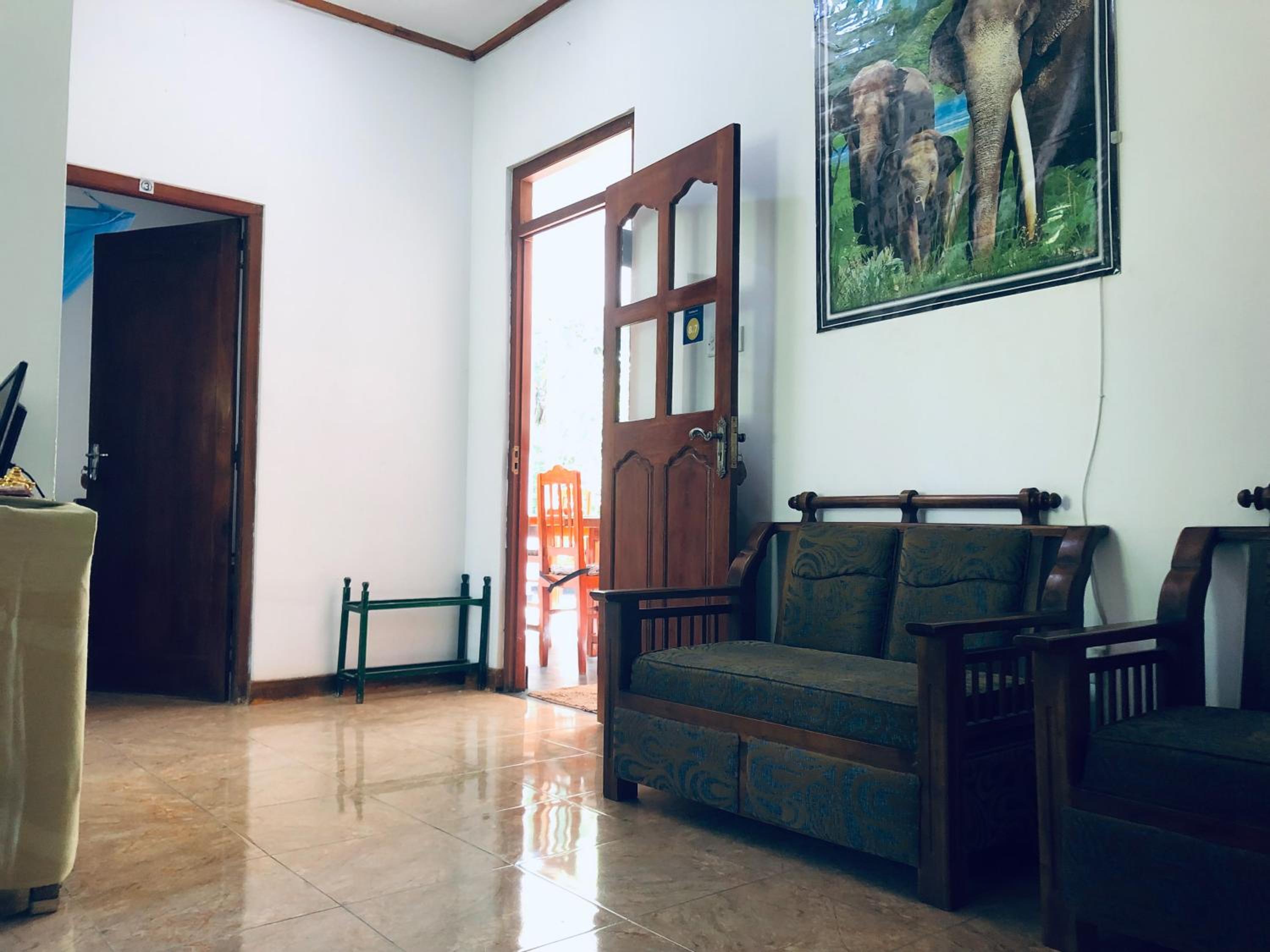 Standard Double Room - Photo 25