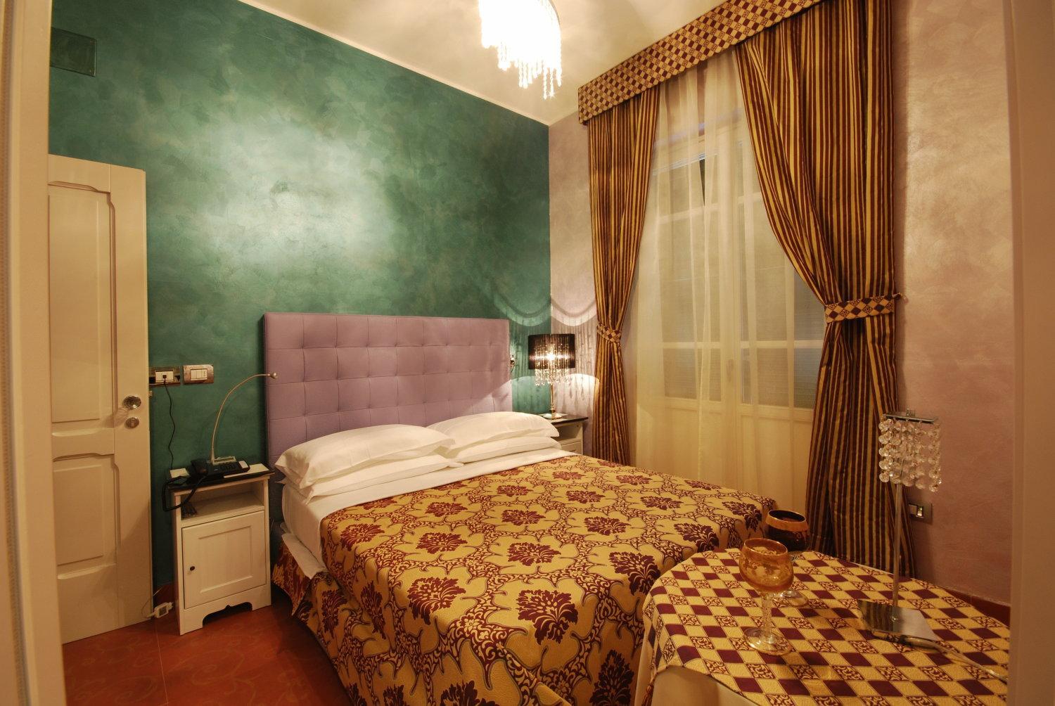 Double Room - Photo 7