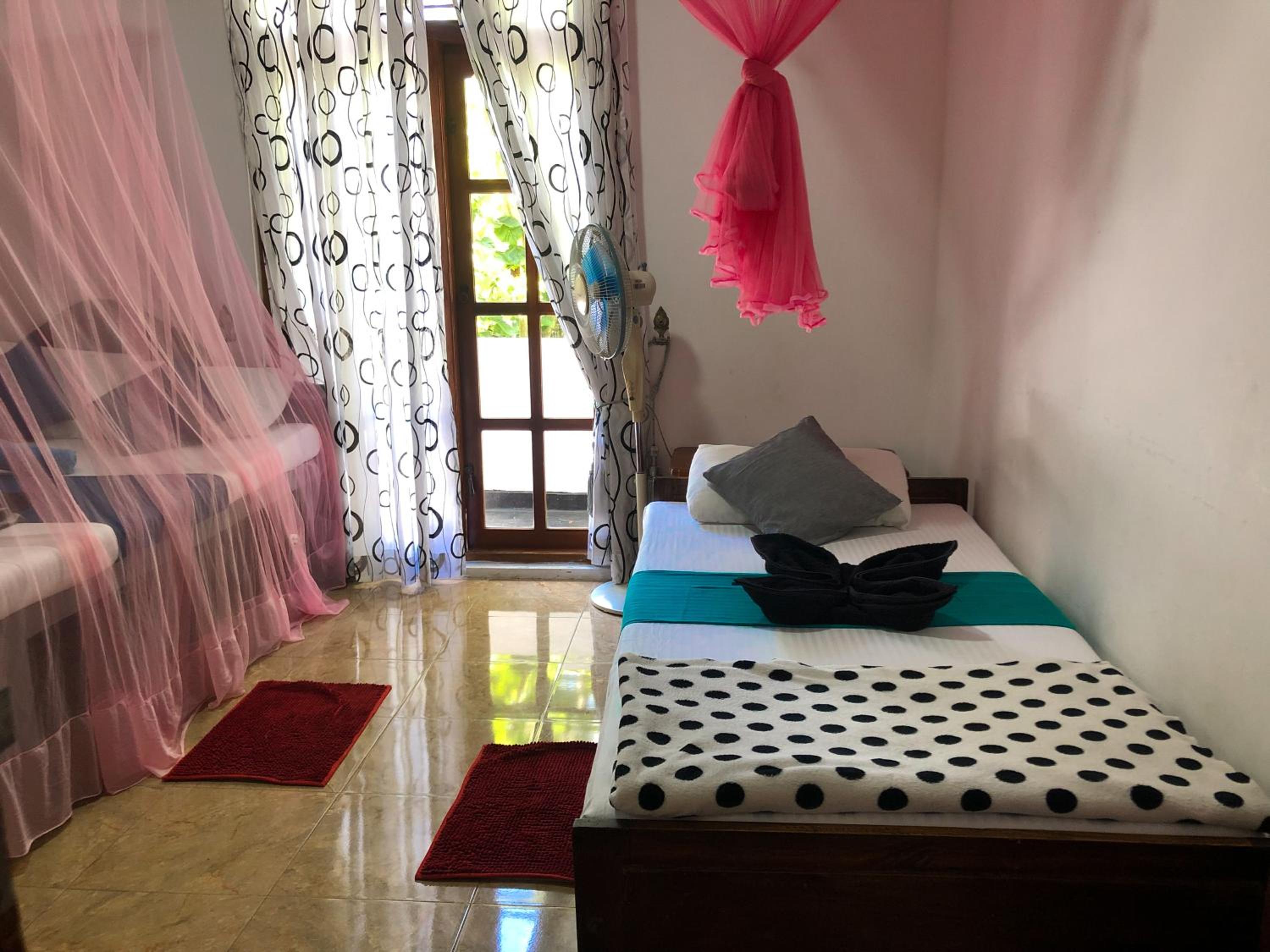 Standard Double Room - Photo 15