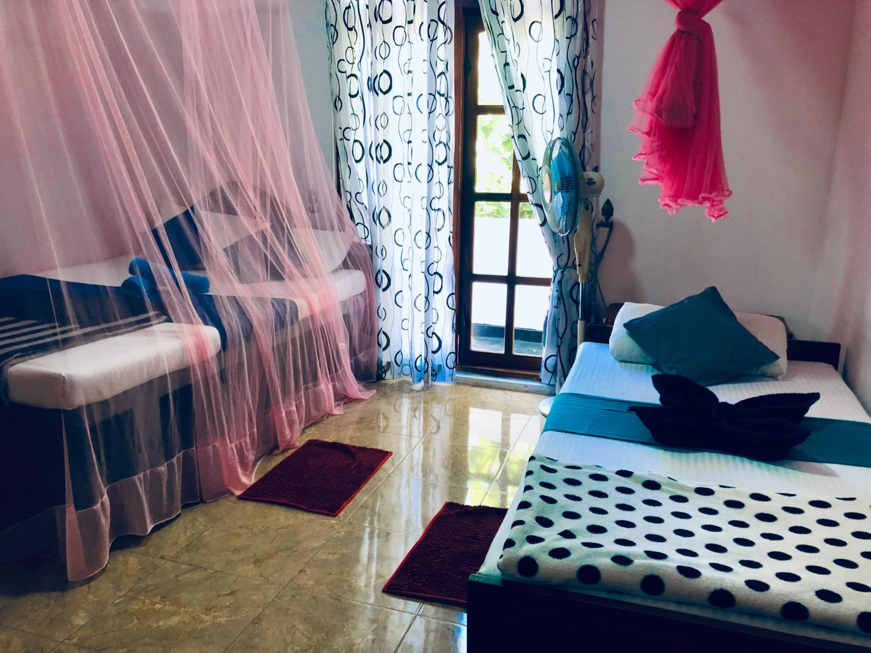 Standard Double Room - Photo 16