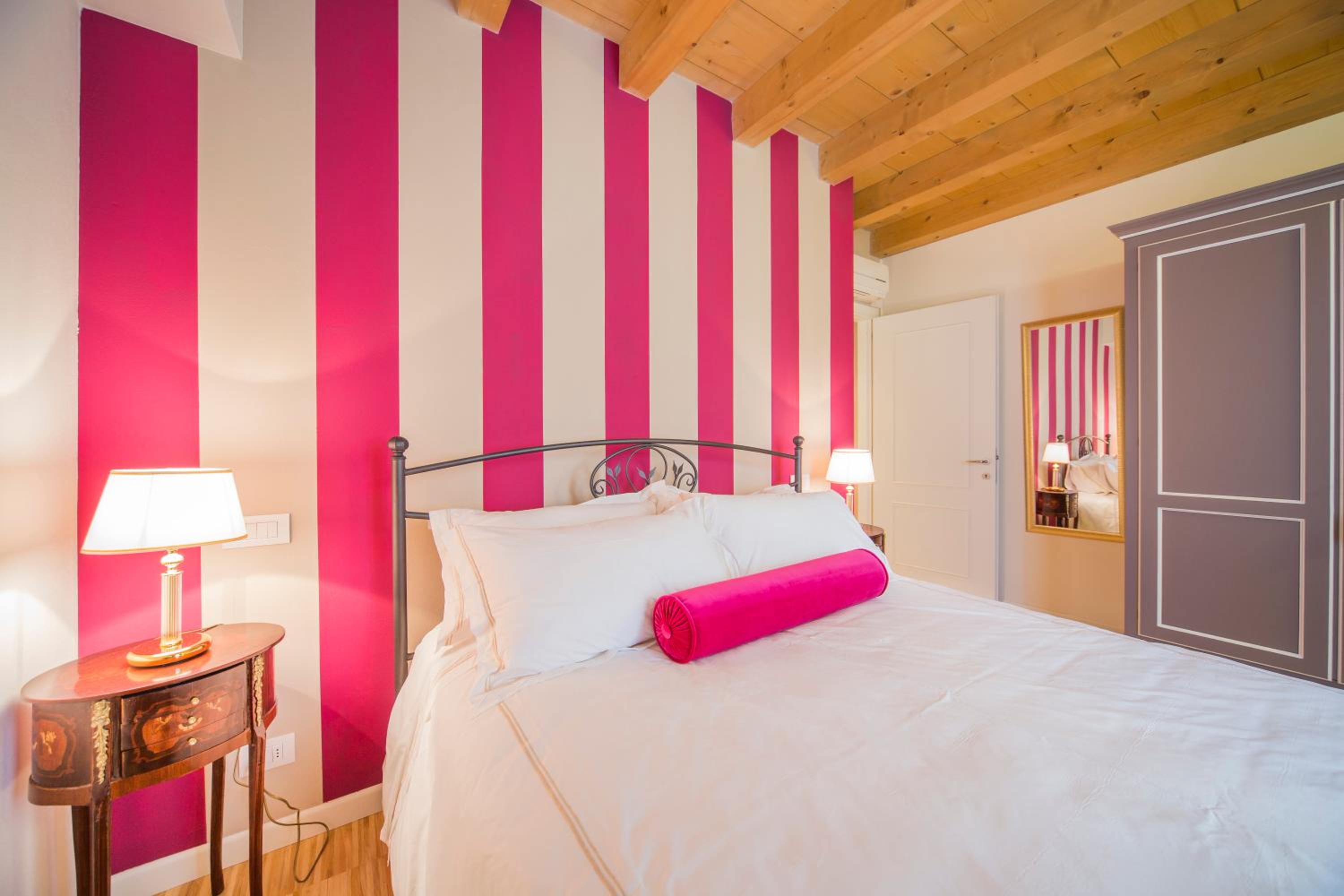 Two-Bedroom Apartment - Split Level photo 1