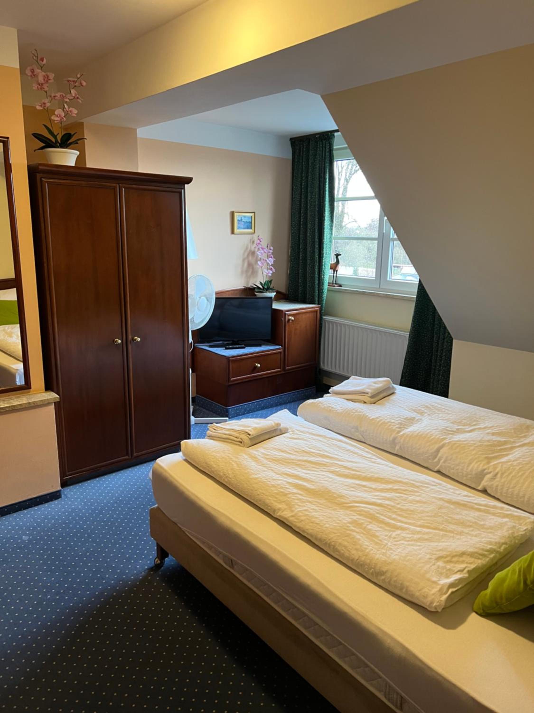 Double Room - Photo 5
