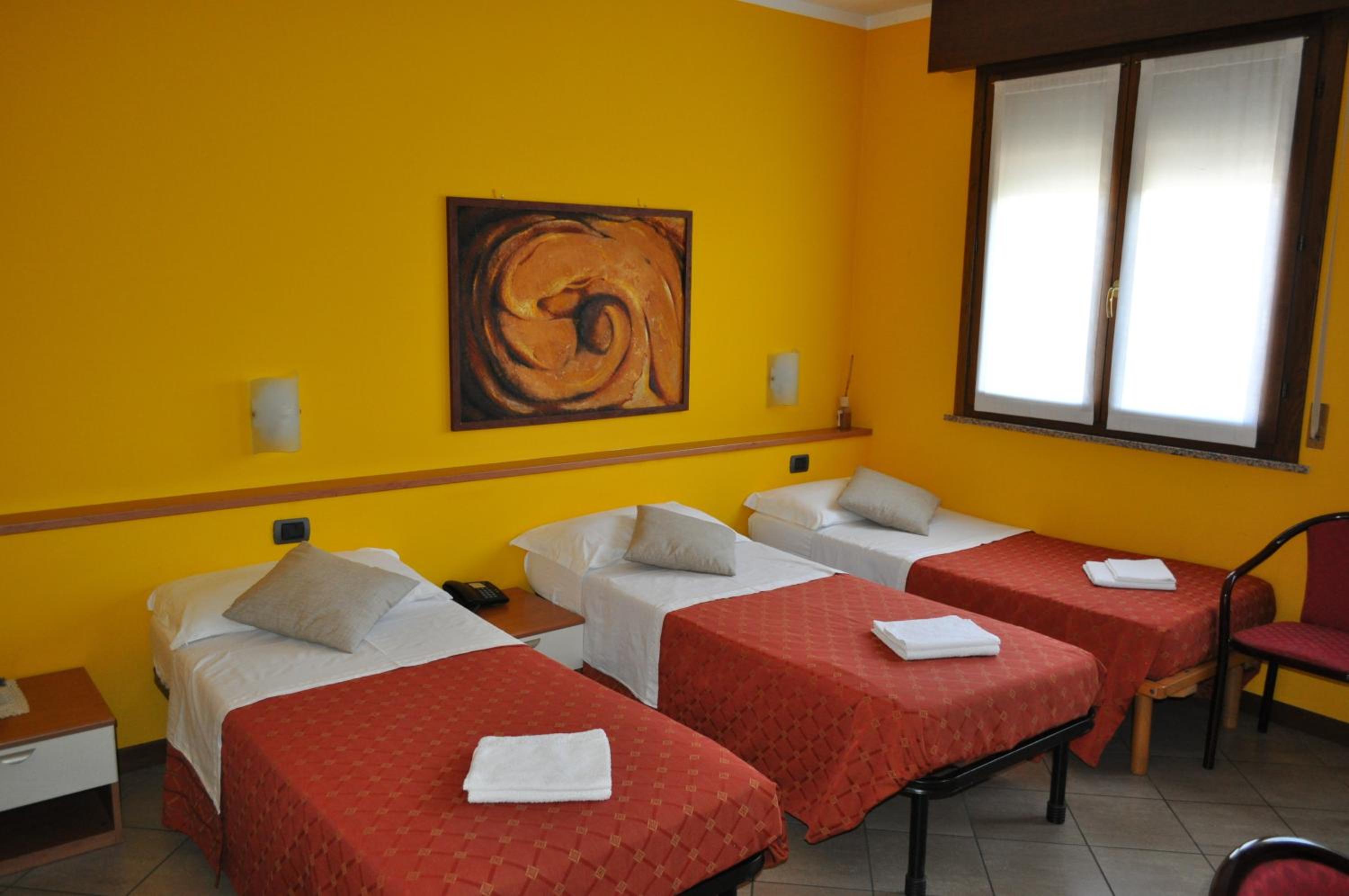 Triple Room - Photo 1
