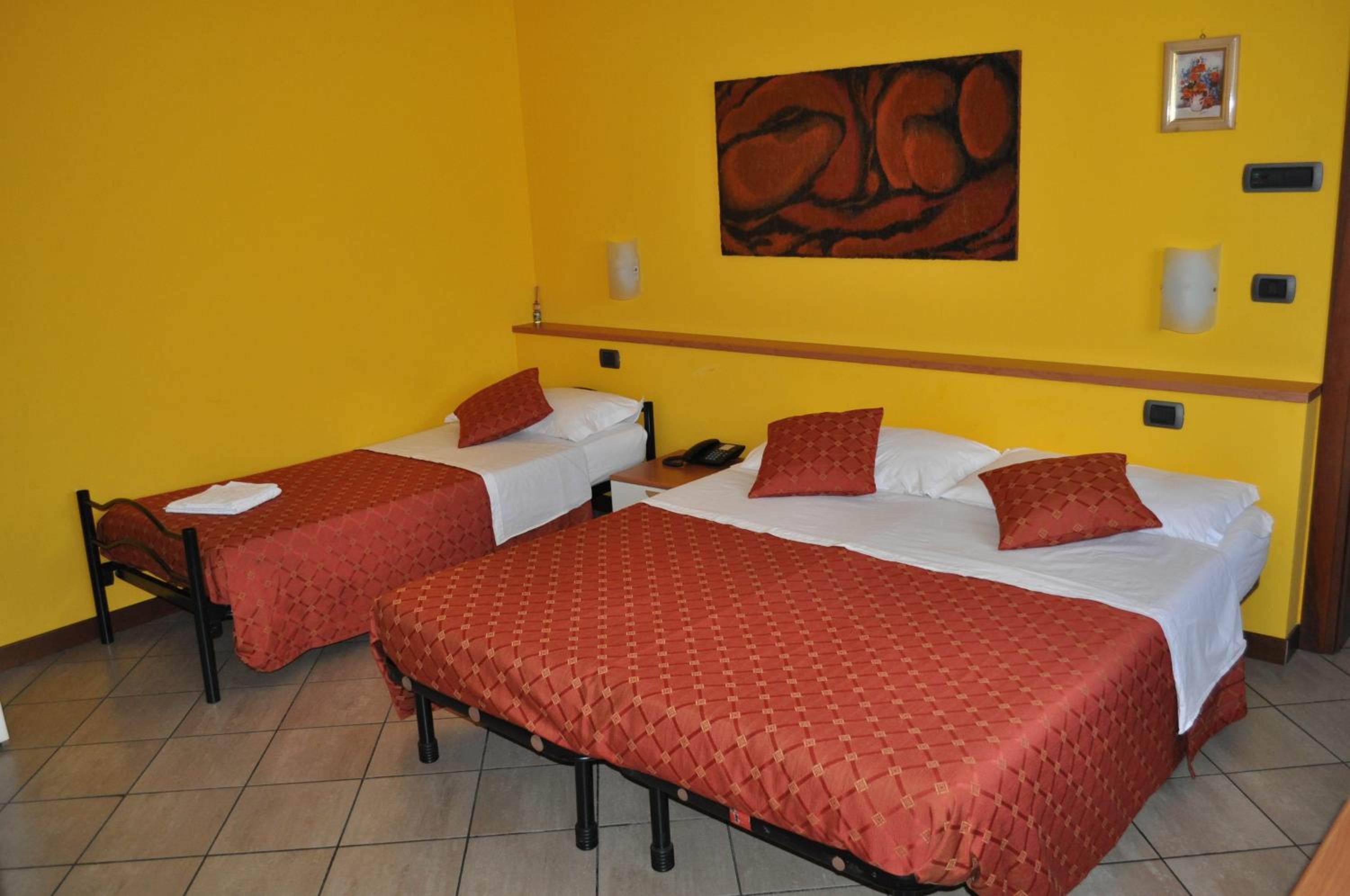 Triple Room - Photo 7