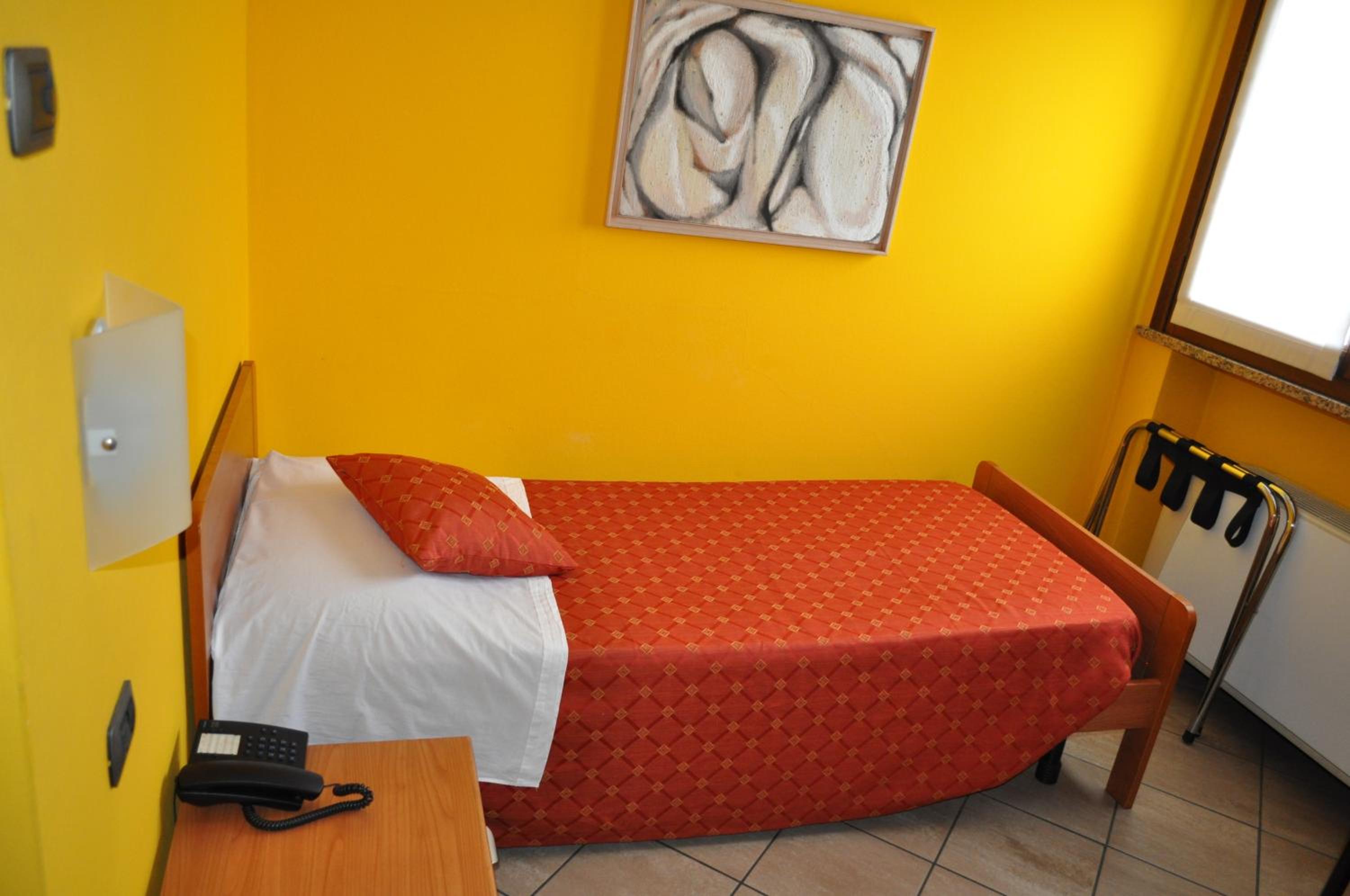 Single Room photo 1