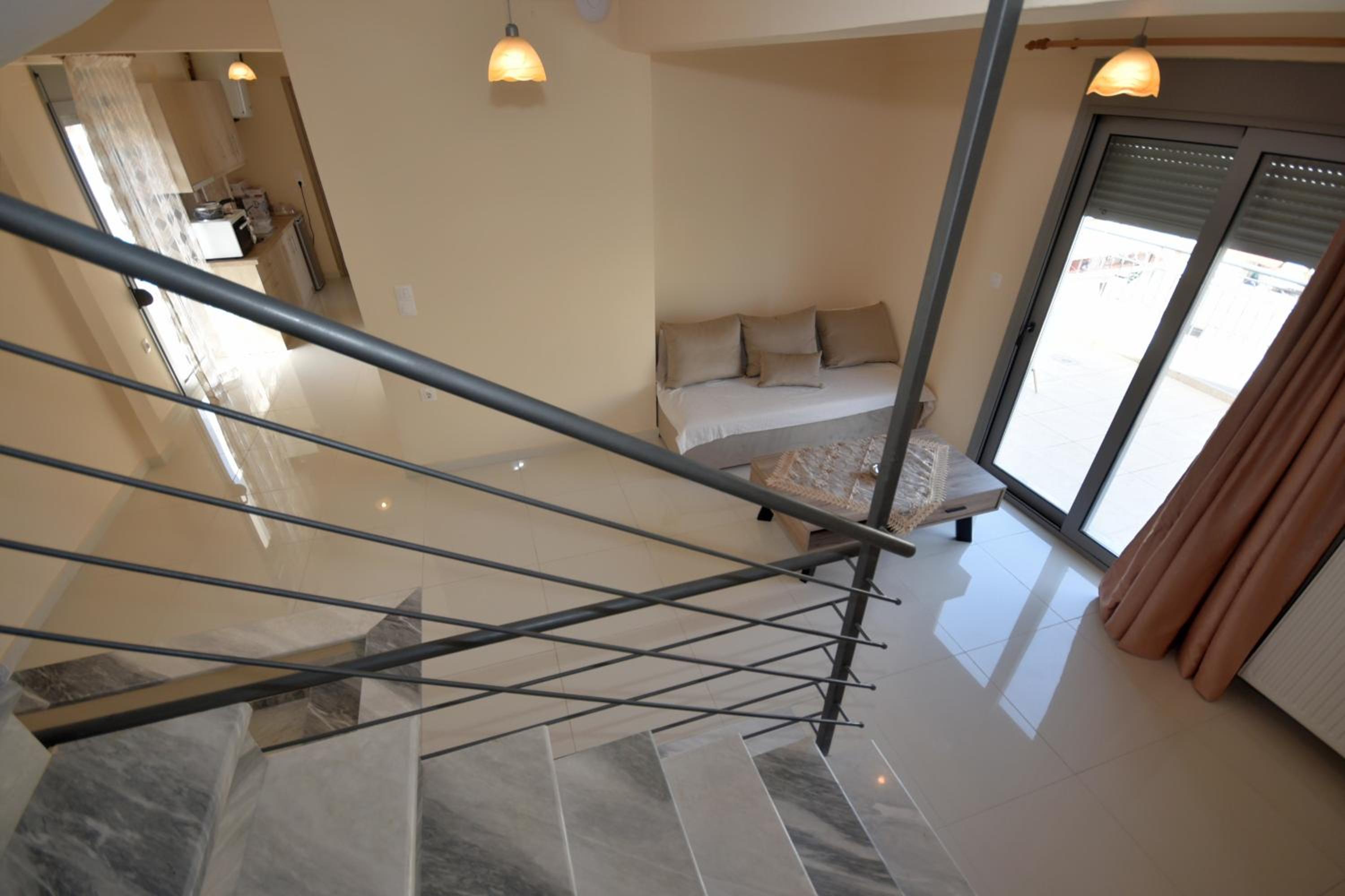 Deluxe Queen Room with Two Queen Beds - Photo 5
