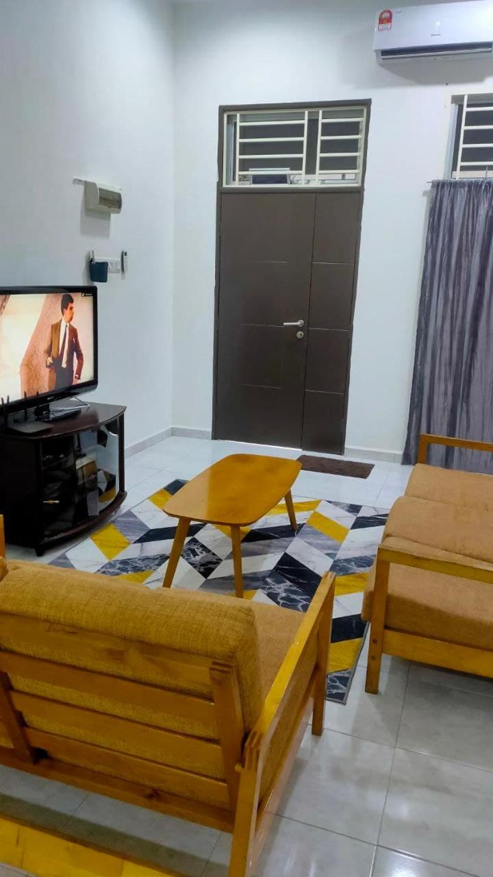 Four-Bedroom House photo 2