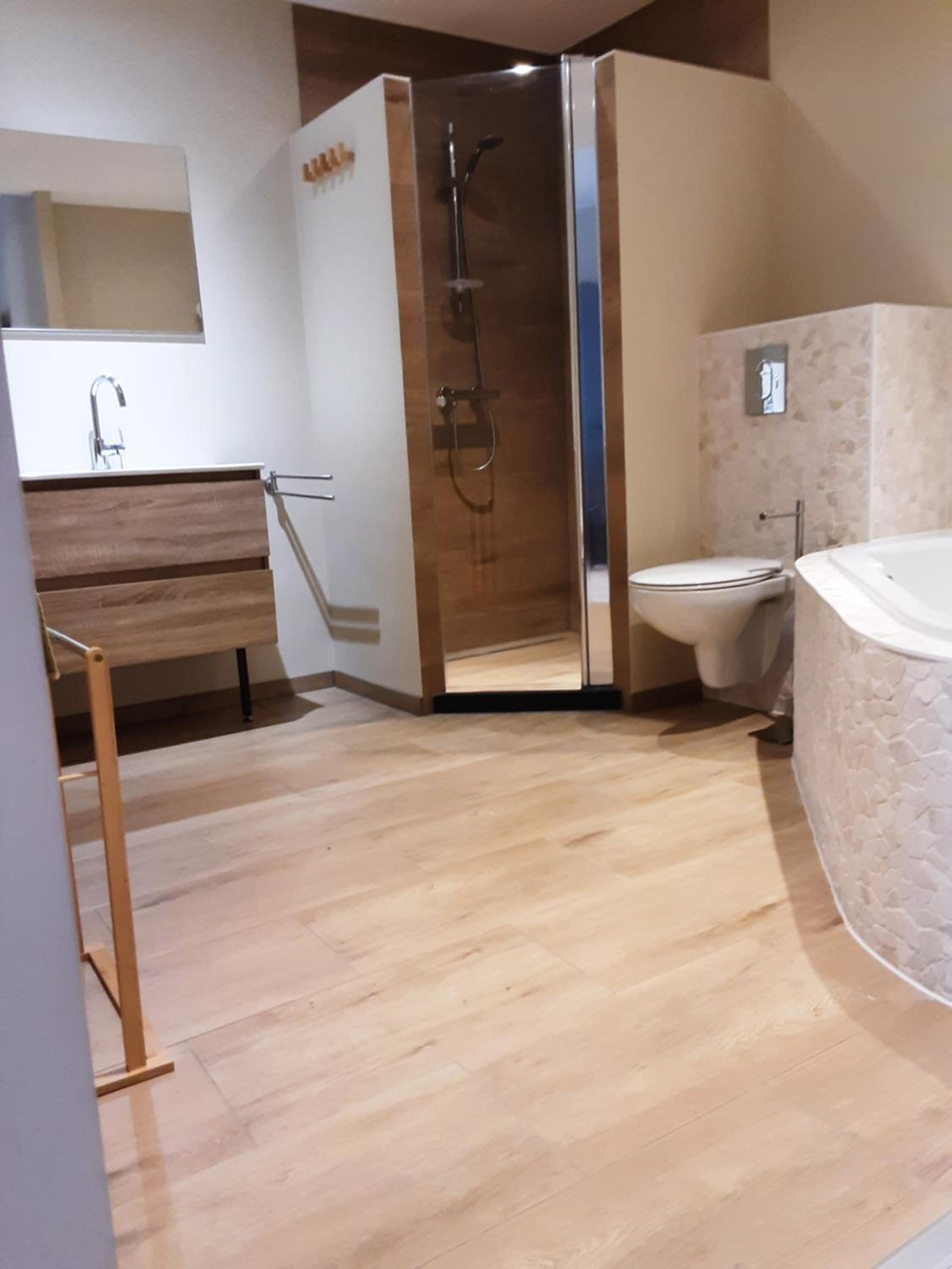 Deluxe Double Room with Bath photo 3